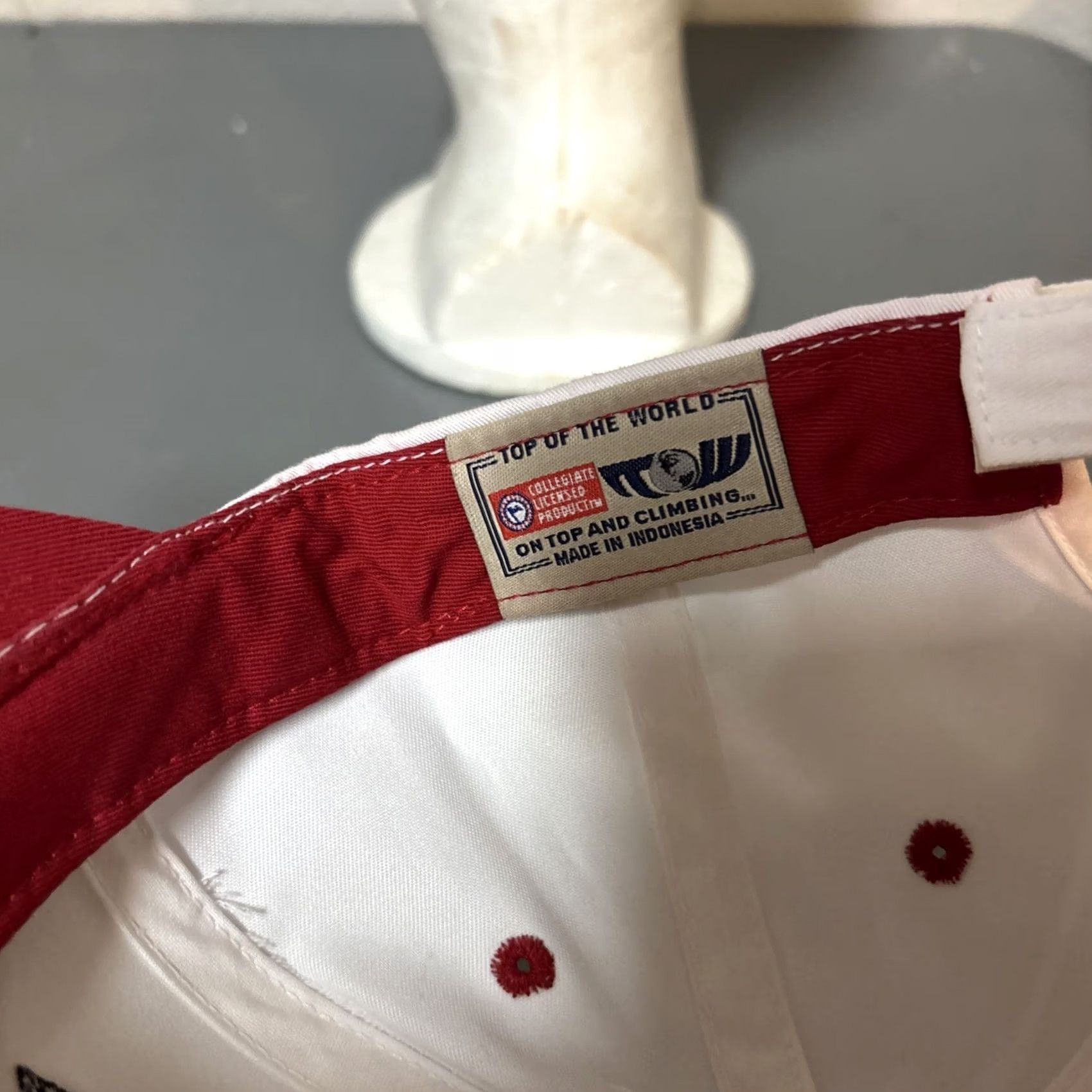 Top Of The World VINTAGE Ohio State University Woody Adjustable Top Of The World Baseball Style Hat Hat Men One Size White Baseball Cap Men Size US M / EU 48-50 / 2 - 8 Thumbnail