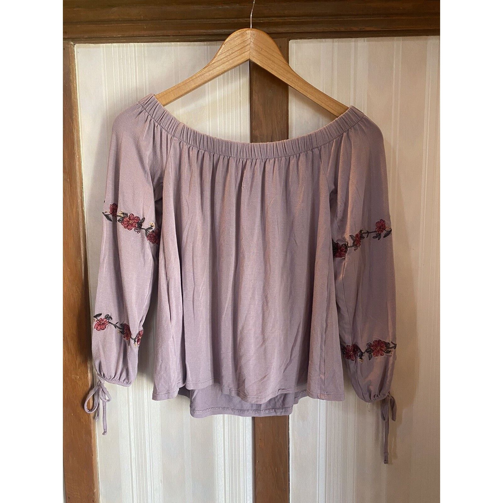 American Eagle Outfitters American Eagle Embroidered Top Women’s Shirt Small Violet Size S / US 4 / IT 40 - 4 Thumbnail