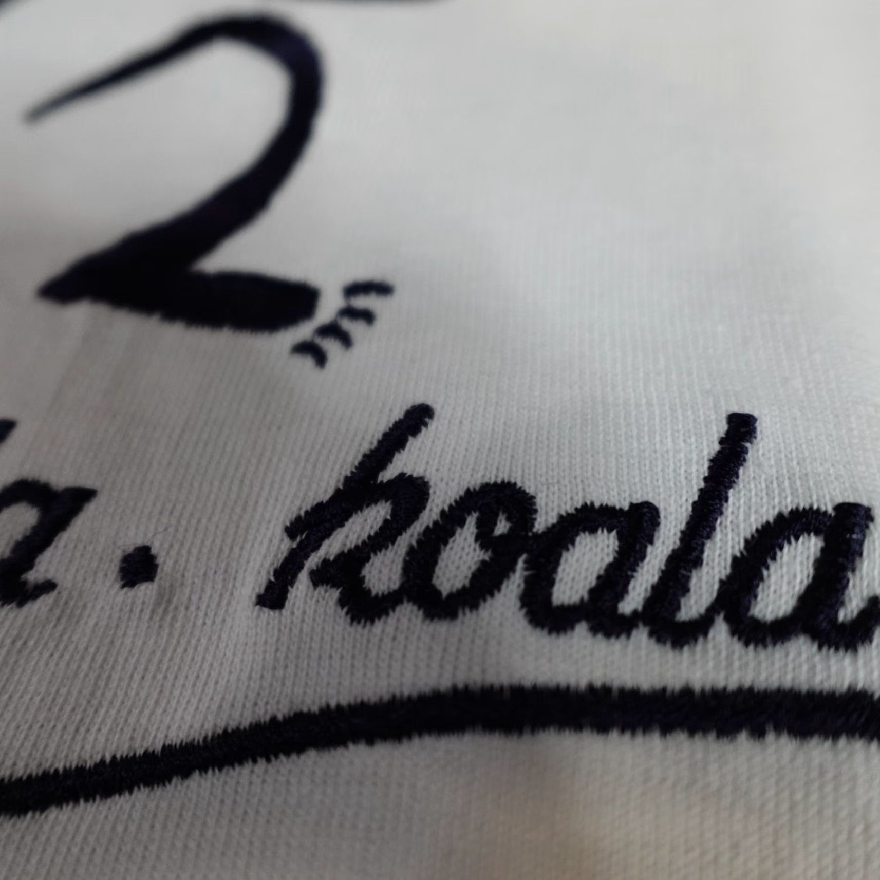 Vintage VINTAGE Australia Koala Shirt XL White Embroidered Mens Size US XL / EU 56 / 4 - 3 Thumbnail