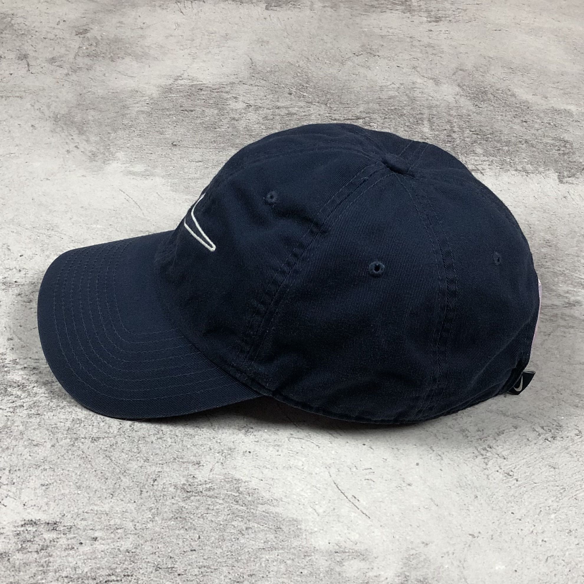 Nike Vintage Nike Drill Centre Embroidered Swoosh Navy Cap Size ONE SIZE - 3 Thumbnail