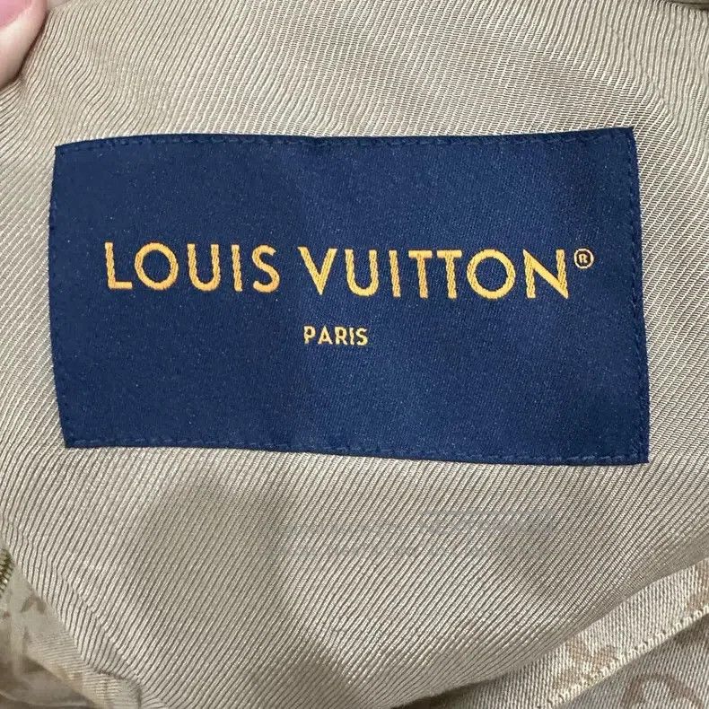 Louis Vuitton Louis Vuitton Wool full logo zipper jacket Size US L / EU 52-54 / 3 - 3 Thumbnail