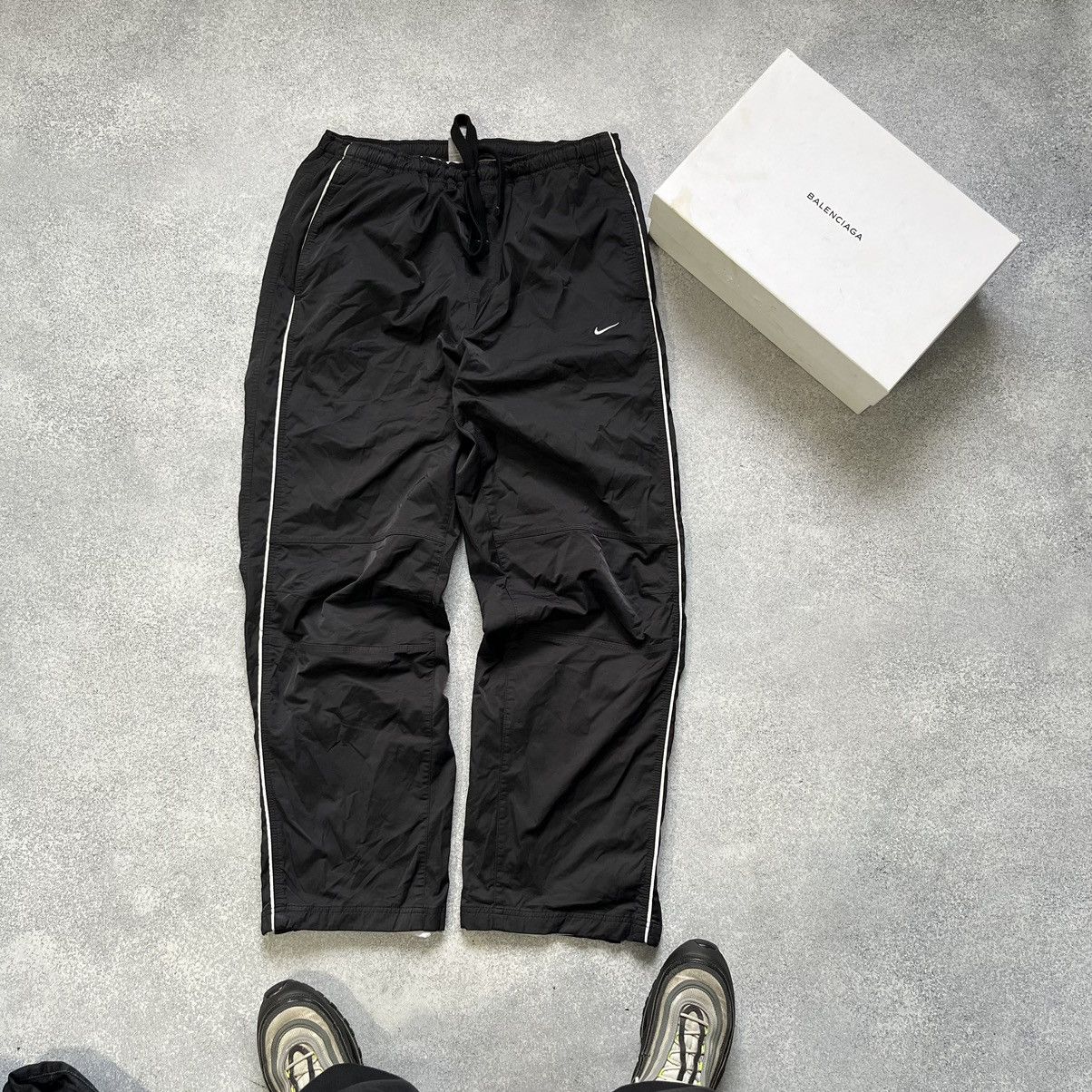 Nike × Vintage Nike vintage nylon pants baggy Size US 34 / EU 50 - 1 Thumbnail