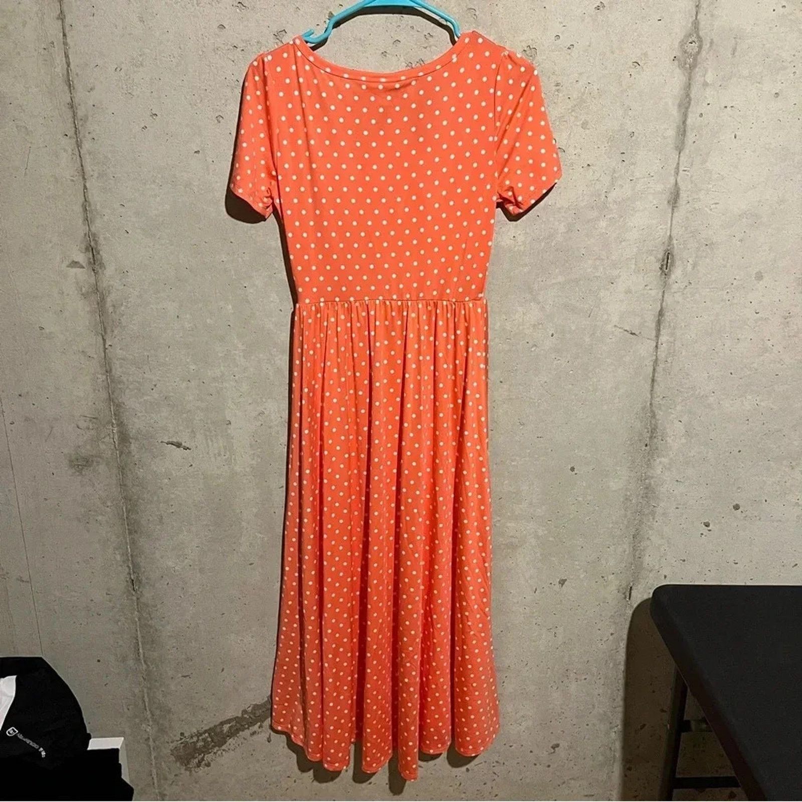 Other Lularoe Riley NWT Size XS Peach With Polka Dots Midi Dress Size XS / US 0-2 / IT 36-38 - 5 Thumbnail