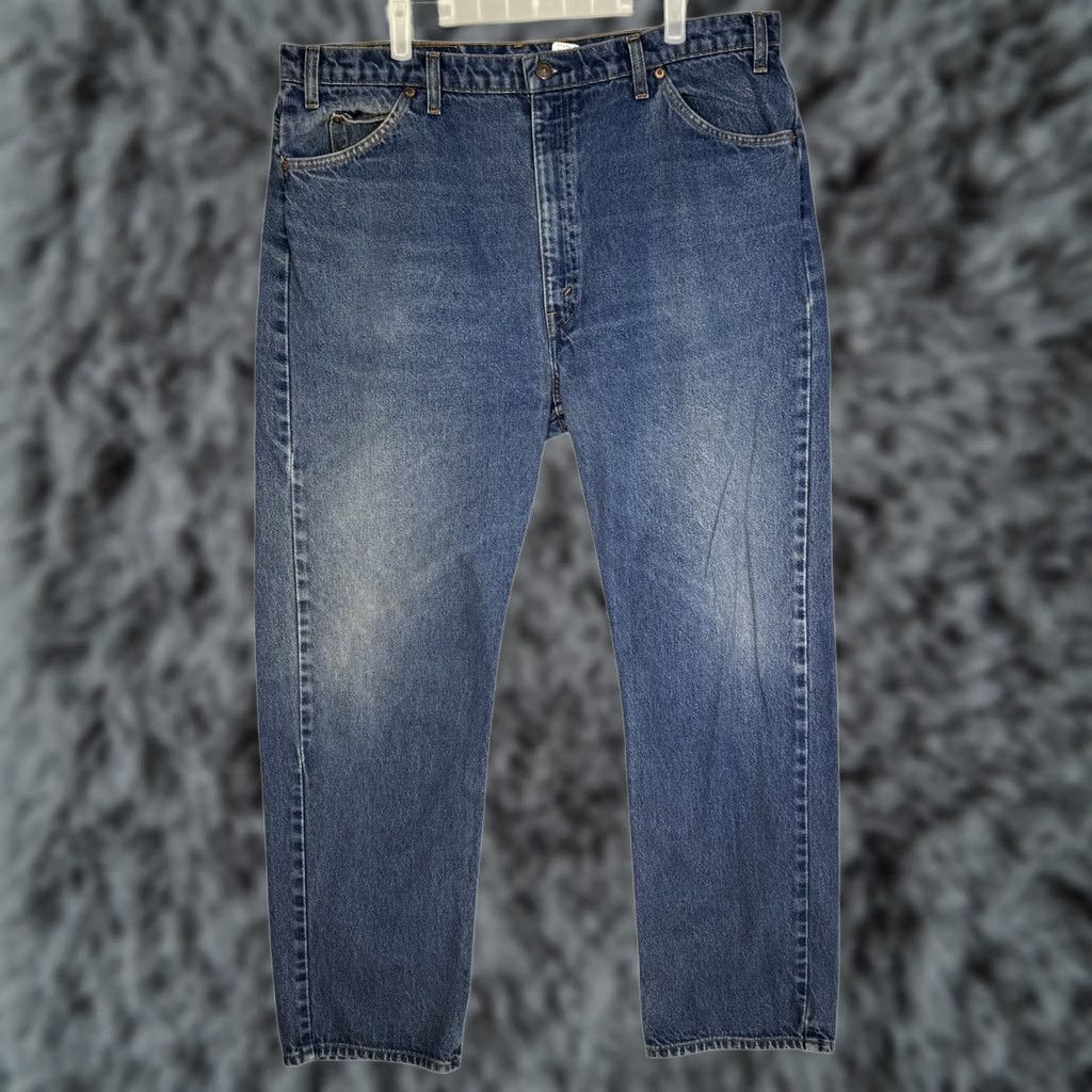 Levi's VINTAGE Levi's 505 Jeans Mens 42x30 Blue Denim Medium Wash 90s Relaxed Fit Regular 5-Pocket Zipper Fly Mens Jeans Size US 42 / EU 58 - 1 Thumbnail