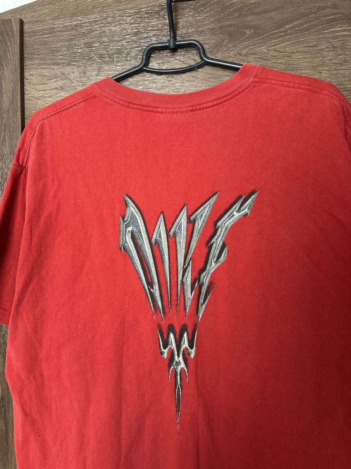 Nike Nike Vintage RARE Big Logo Y2K T-Shirt 90s Size US L / EU 52-54 / 3 - 9 Thumbnail