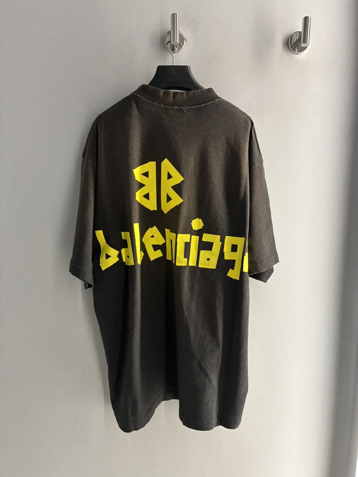 Balenciaga Balenciaga Tape Logo T Shirt Size US S / EU 44-46 / 1 - 3 Thumbnail