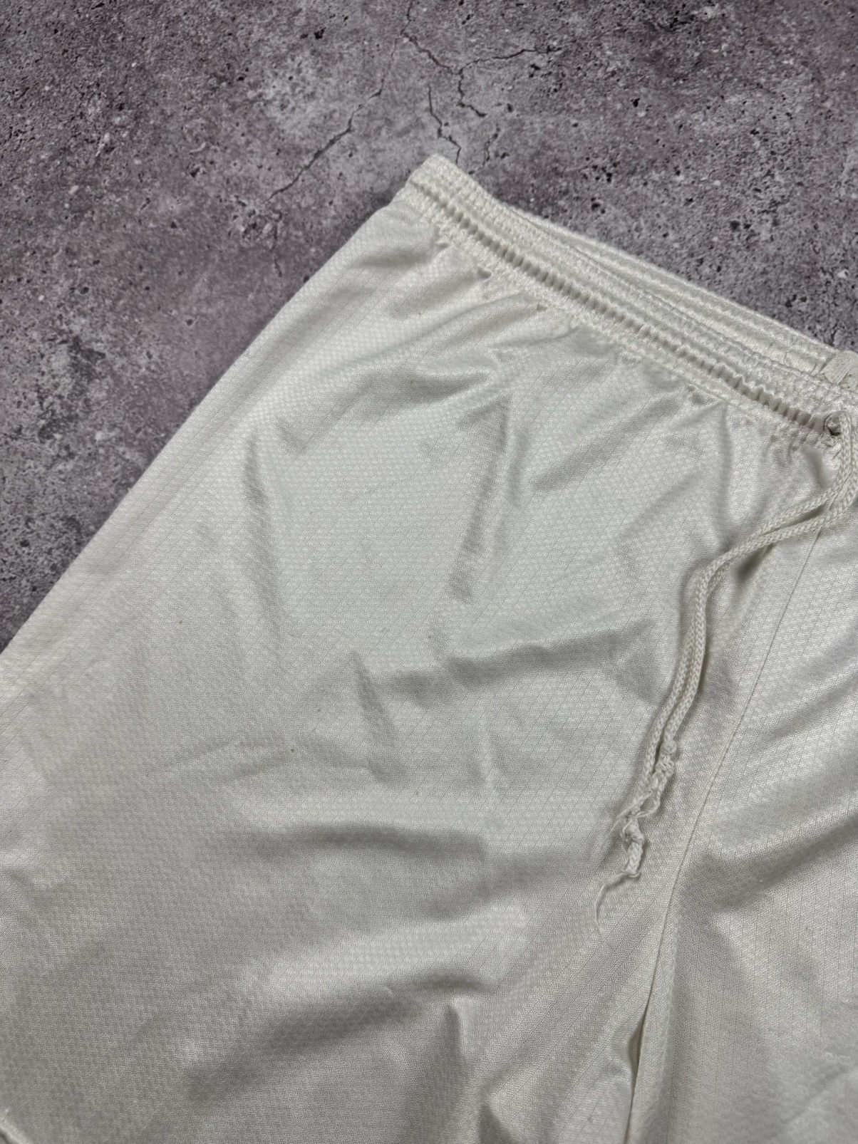 Umbro 1997/1998 Vintage Umbro Inter FC Shorts Internazionale Milan Size US 36 / EU 52 - 7 Thumbnail