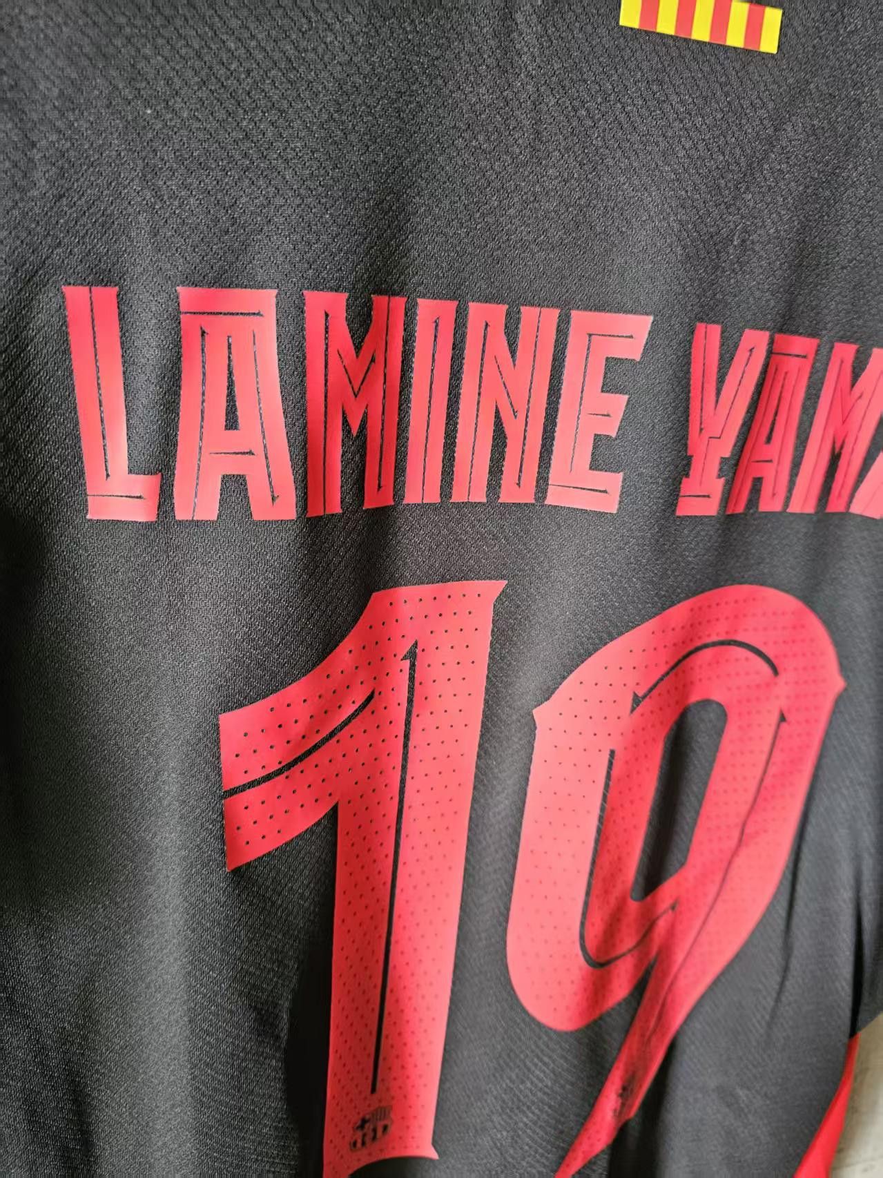 Other 2025 Barcelona Lamine Yamal Jersey Away Size US L / EU 52-54 / 3 - 4 Thumbnail