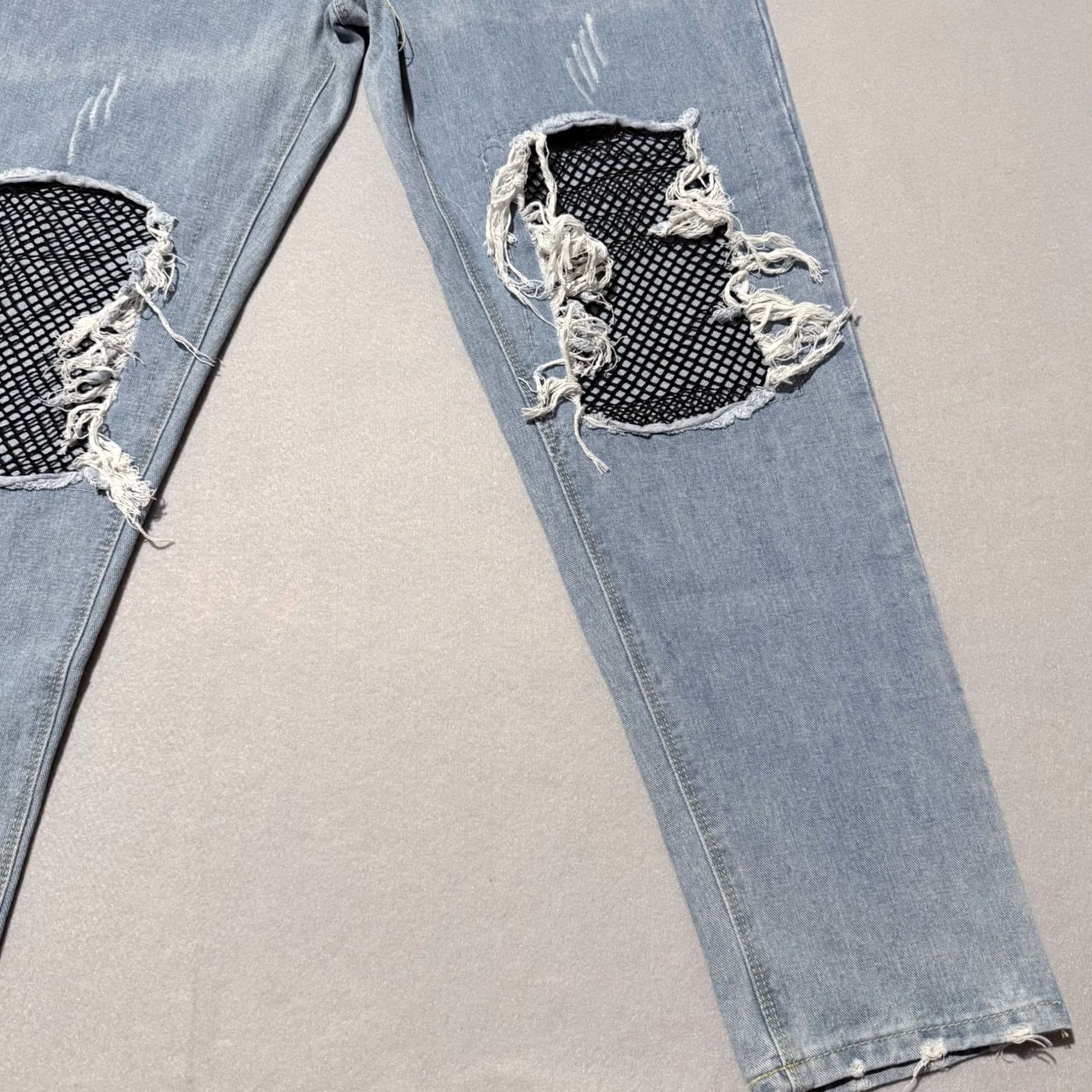 Boohoo Boohoo Blue Skinny Jeans Women's Medium Wash Denim Distressed Slim Fit - 14 Jeans Women Blue Distressed Slim Fit Size 32" / US 10 / IT 46 - 6 Thumbnail
