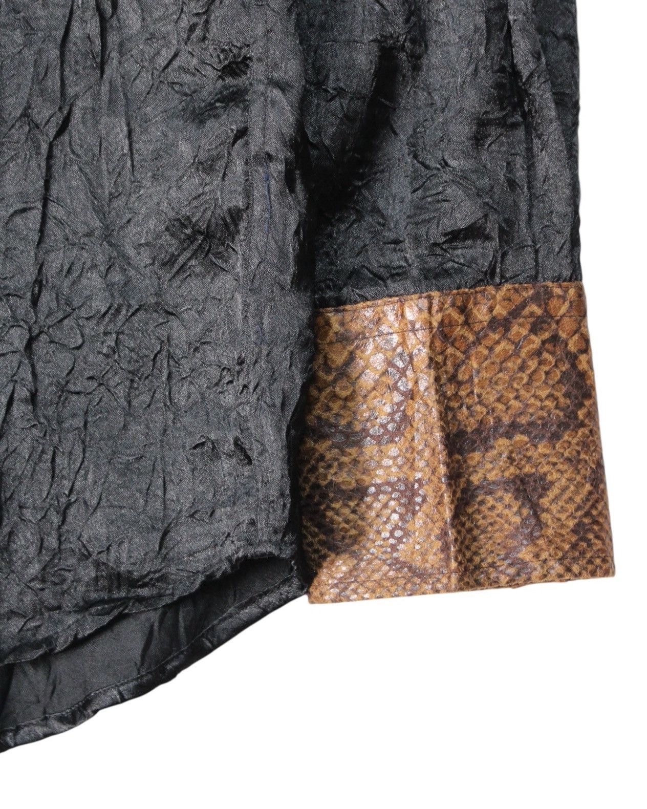 If Six Was Nine 2000S AMEDEO JAPAN SNAKE TRIM CRINKLE WESTERN SHIRT Size US M / EU 48-50 / 2 - 4 Thumbnail