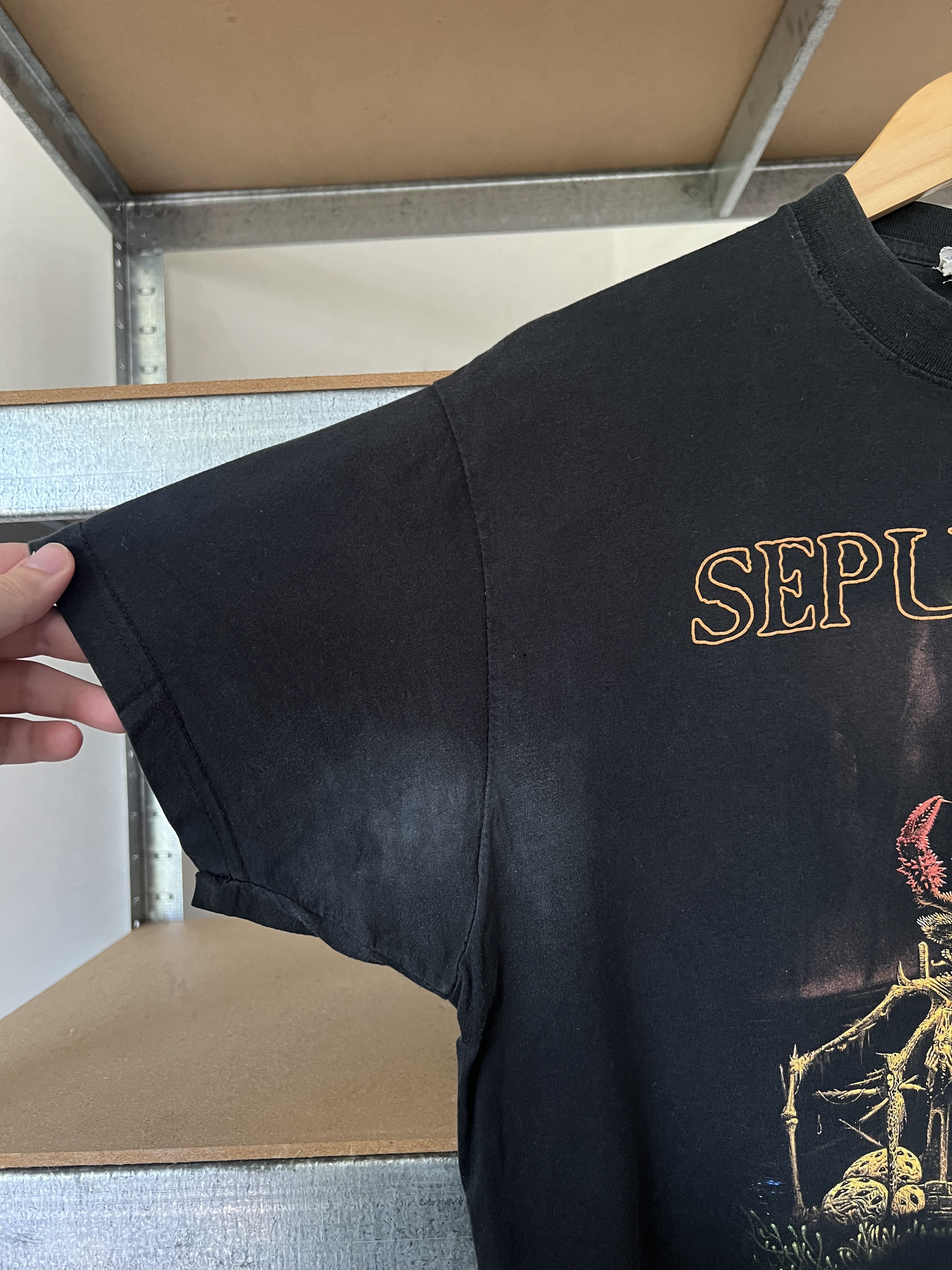 Band Tees Sepultura Vintage 90s Arise Rock Band T-shirt Size US L / EU 52-54 / 3 - 6 Thumbnail