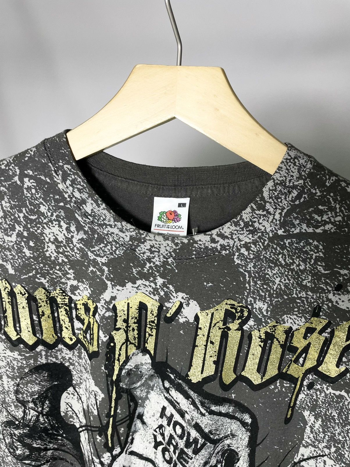 Guns N' Roses Guns and Roses 🌹 Vintage 00s all over printed grenade tee Size US M / EU 48-50 / 2 - 7 Thumbnail