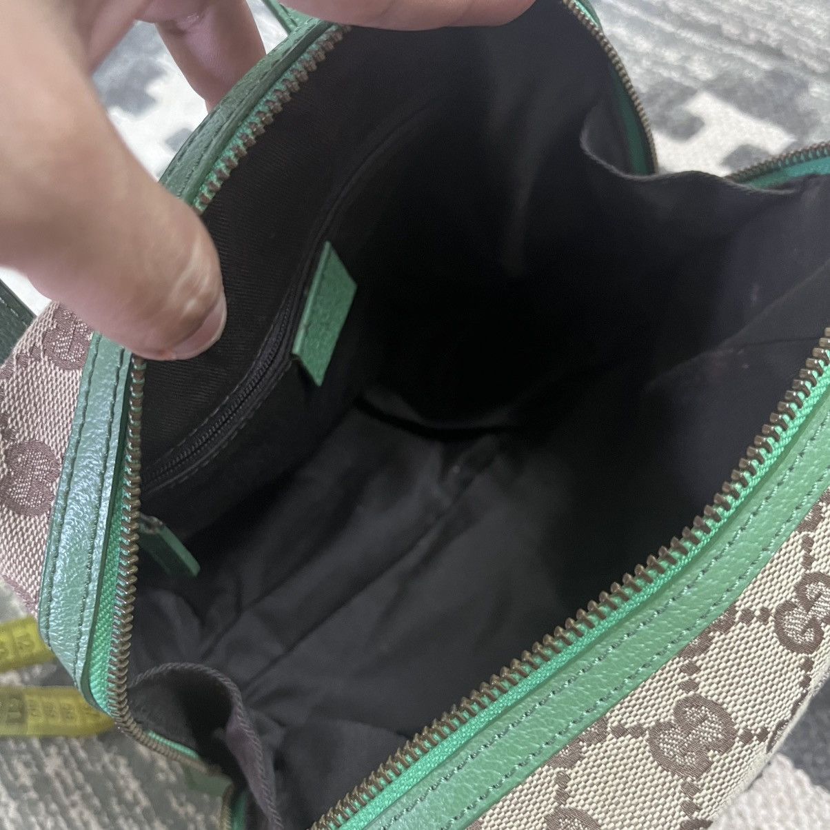 Gucci Authentic Gucci GG Monogram Small Handle Handbag Size ONE SIZE - 8 Thumbnail