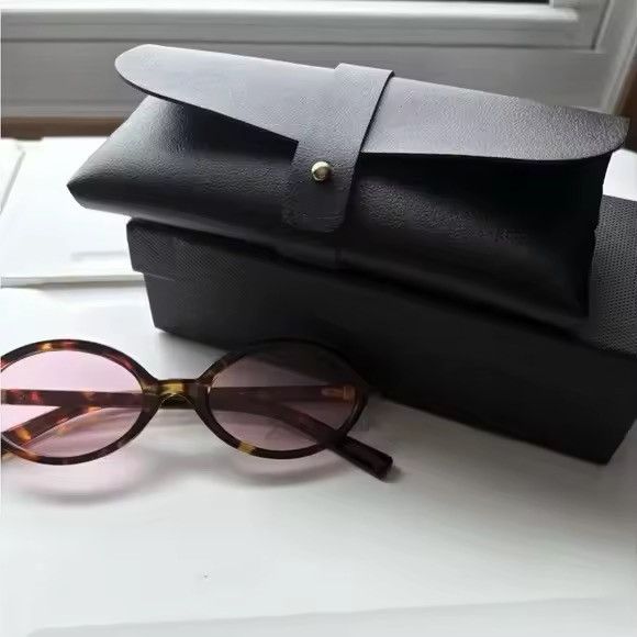 Other Used Stylish Pink Tortoiseshell Sunglasses Size ONE SIZE - 2 Thumbnail