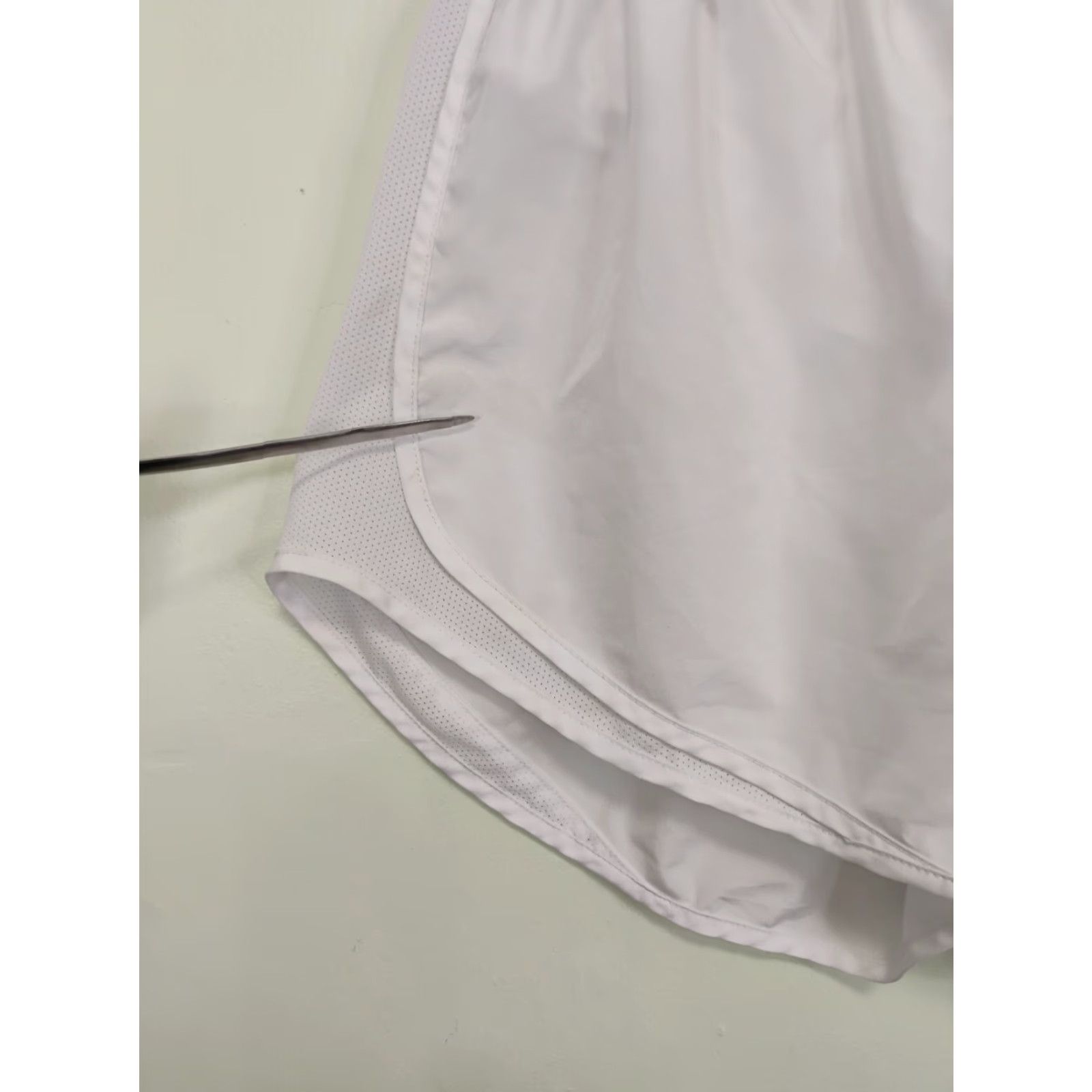 Nike Nike Dri-Fit Running Shorts Womens XL White Lined Athletic No Pockets Size 40" / US 18 - 5 Thumbnail