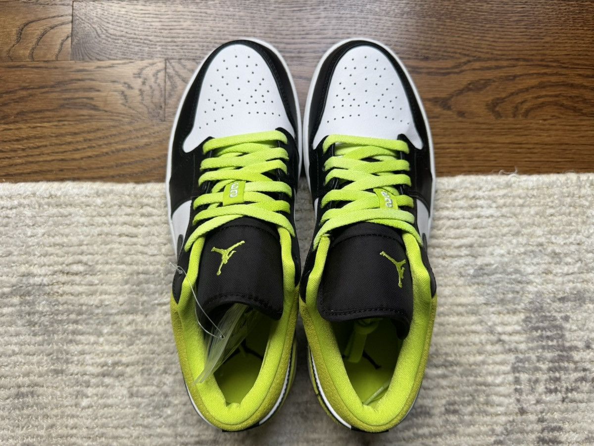 Jordan Brand Size 10 Jordan 1 Low Black Toe Cyber SE Size US 10 / EU 43 - 4 Thumbnail