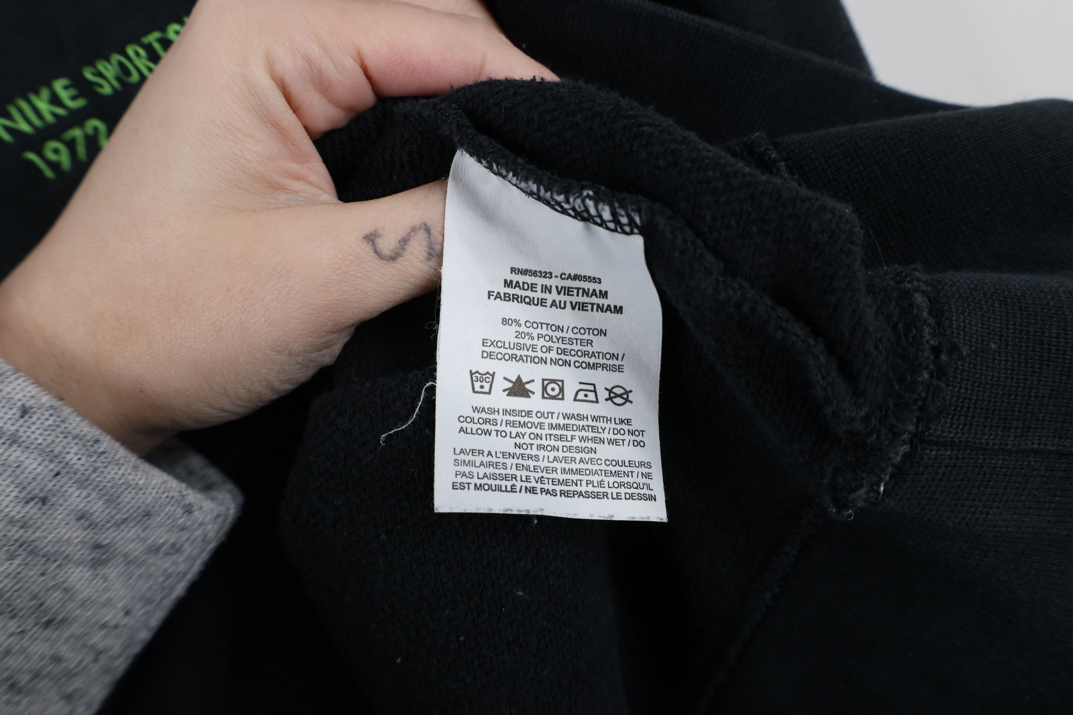 Nike Vintage Y2K Nike Sportswear Spell SBB Crewneck Sweatshirt Size US L / EU 52-54 / 3 - 8 Thumbnail