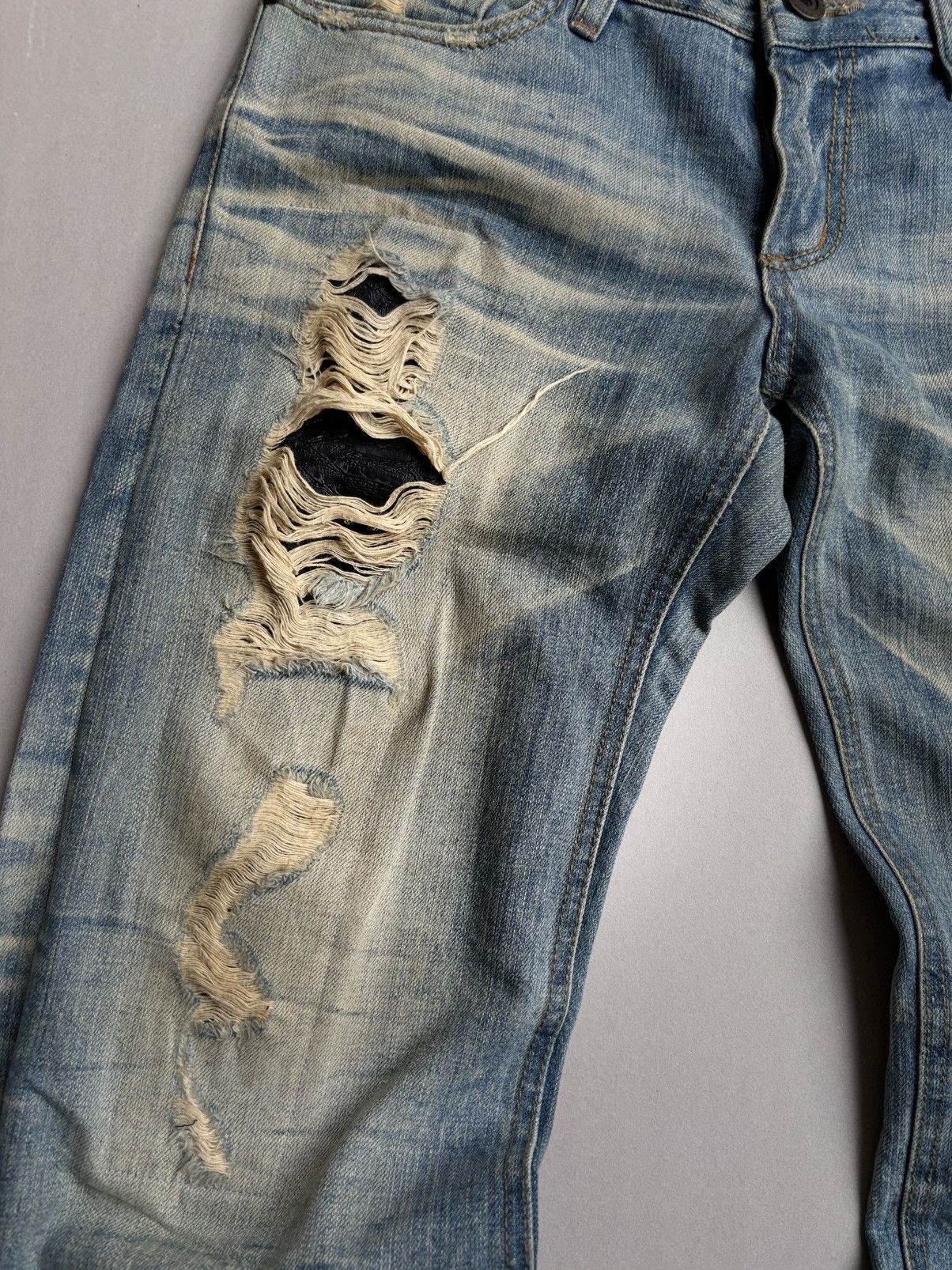 Japanese Brand Lolita phyton distressed jeans Size US 33 - 3 Thumbnail