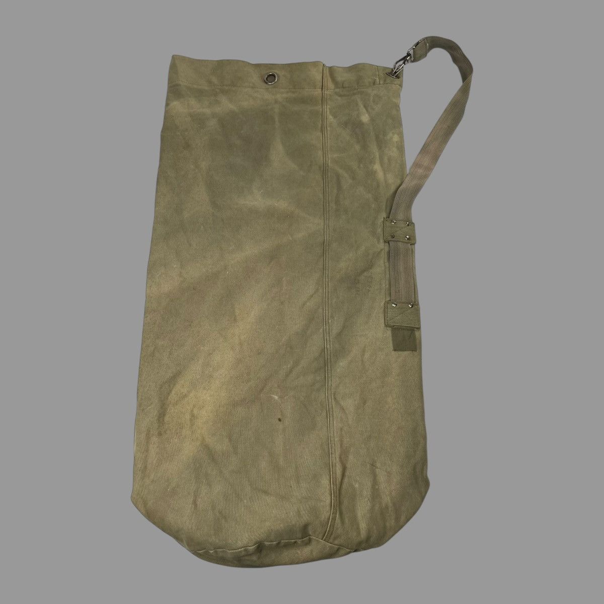 Vintage Vintage 1960s faded military army duffle Size ONE SIZE - 1 Thumbnail