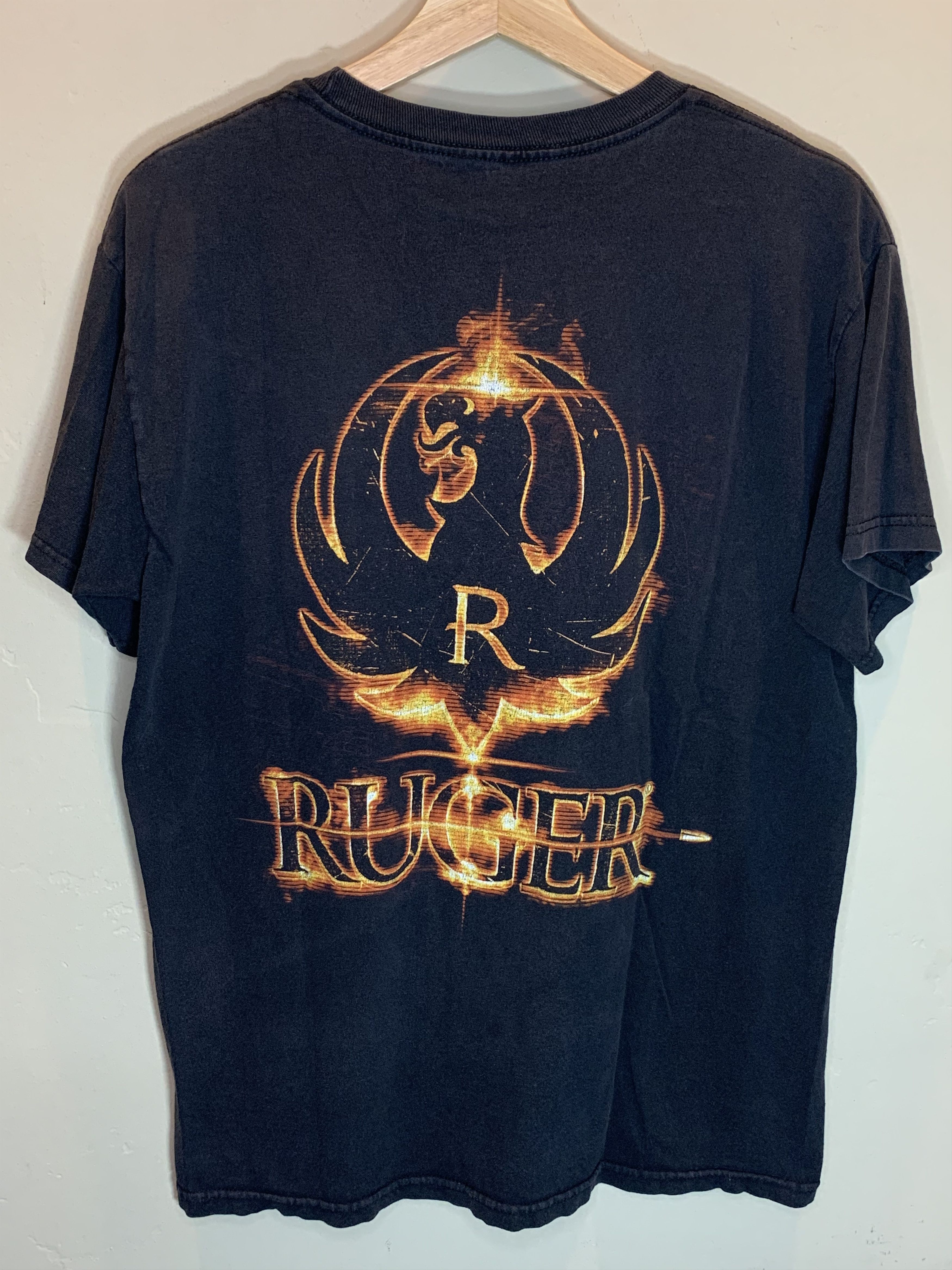 Vintage *RARE* Vintage Ruger Firearms Gun Flame Logo Art T-Shirt Size US L / EU 52-54 / 3 - 1 Thumbnail