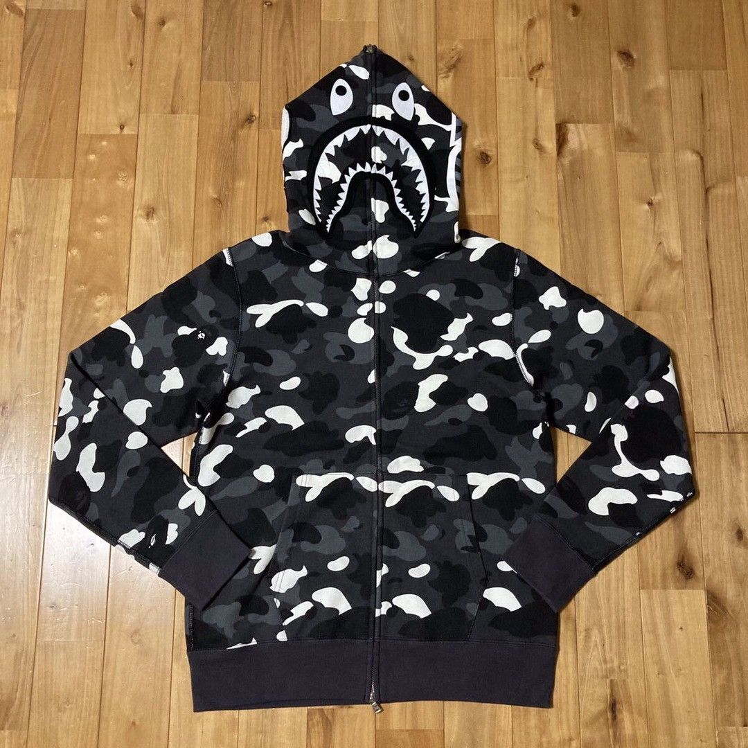 Bape 💫Glow in the dark💫 BAPE City camo shark full zip hoodie APE Size US M / EU 48-50 / 2 - 2 Thumbnail