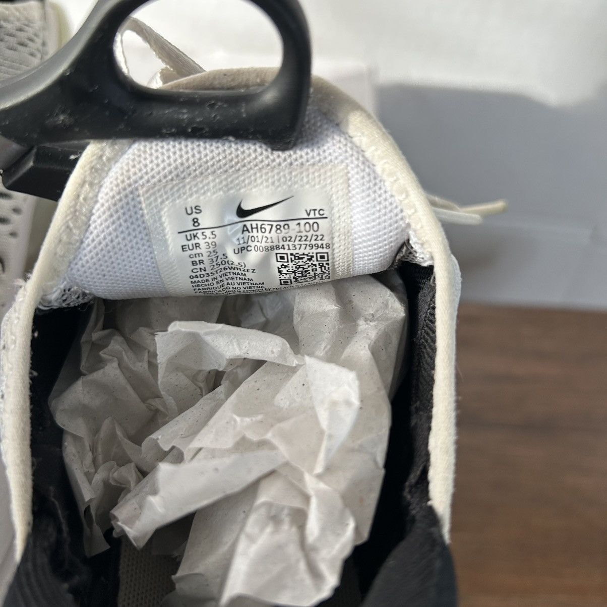 Nike Nike Air Max 270 White and Black Sneakers Women Size 8 Size US 8 / IT 38 - 6 Thumbnail