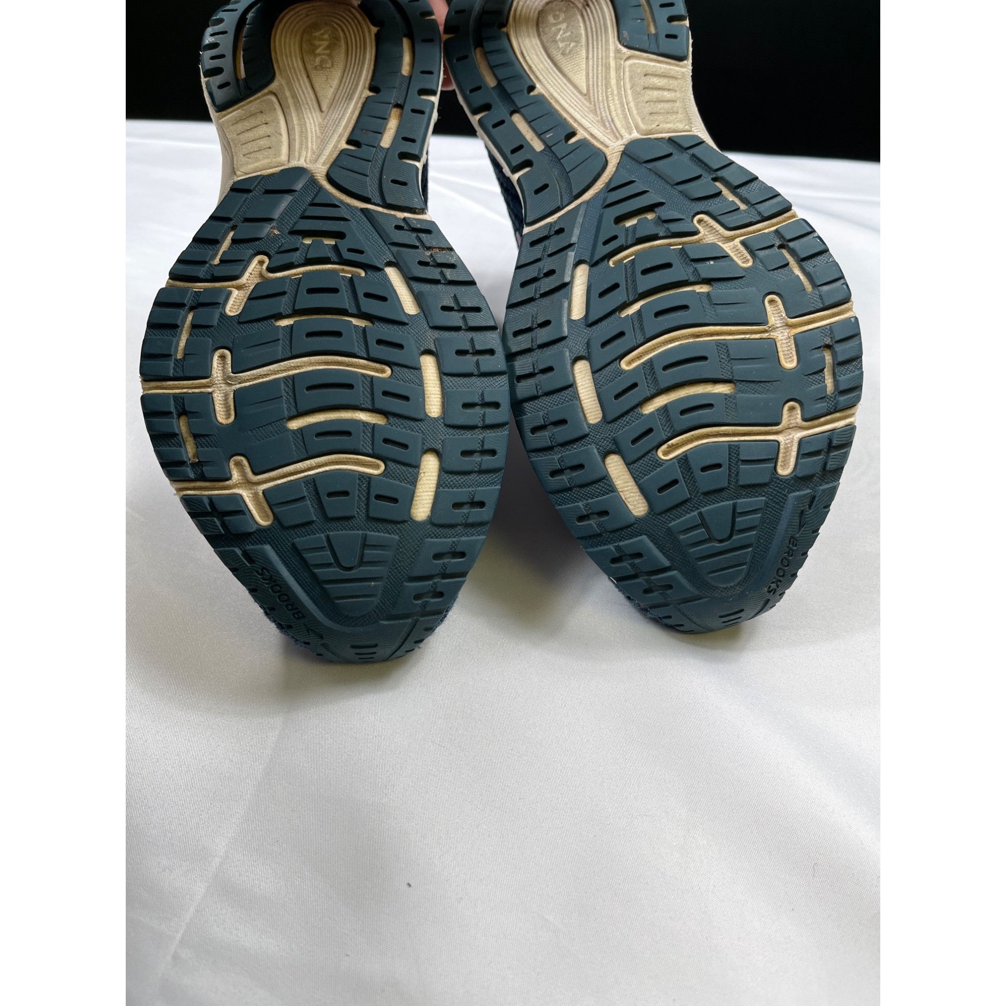 Brooks Brooks Womens Blue Pink Revel 3 Running Shoes Size 8 SKU 745 Size US 8 / IT 38 - 7 Thumbnail