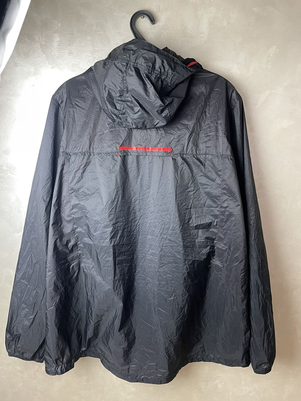 New Balance LIVERPOOL 2016/2017 FOOTBALL RAIN JACKET JERSEY NEW BALANCE Size US XXL / EU 58 / 5 - 10 Thumbnail