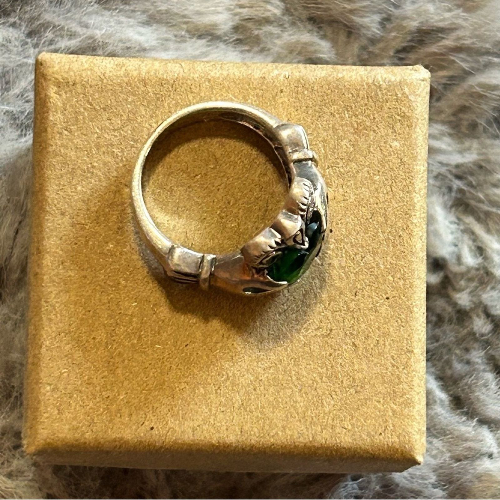 Vintage Vintage Irish green grossular garnet sterling claddagh ring Size ONE SIZE - 5 Thumbnail