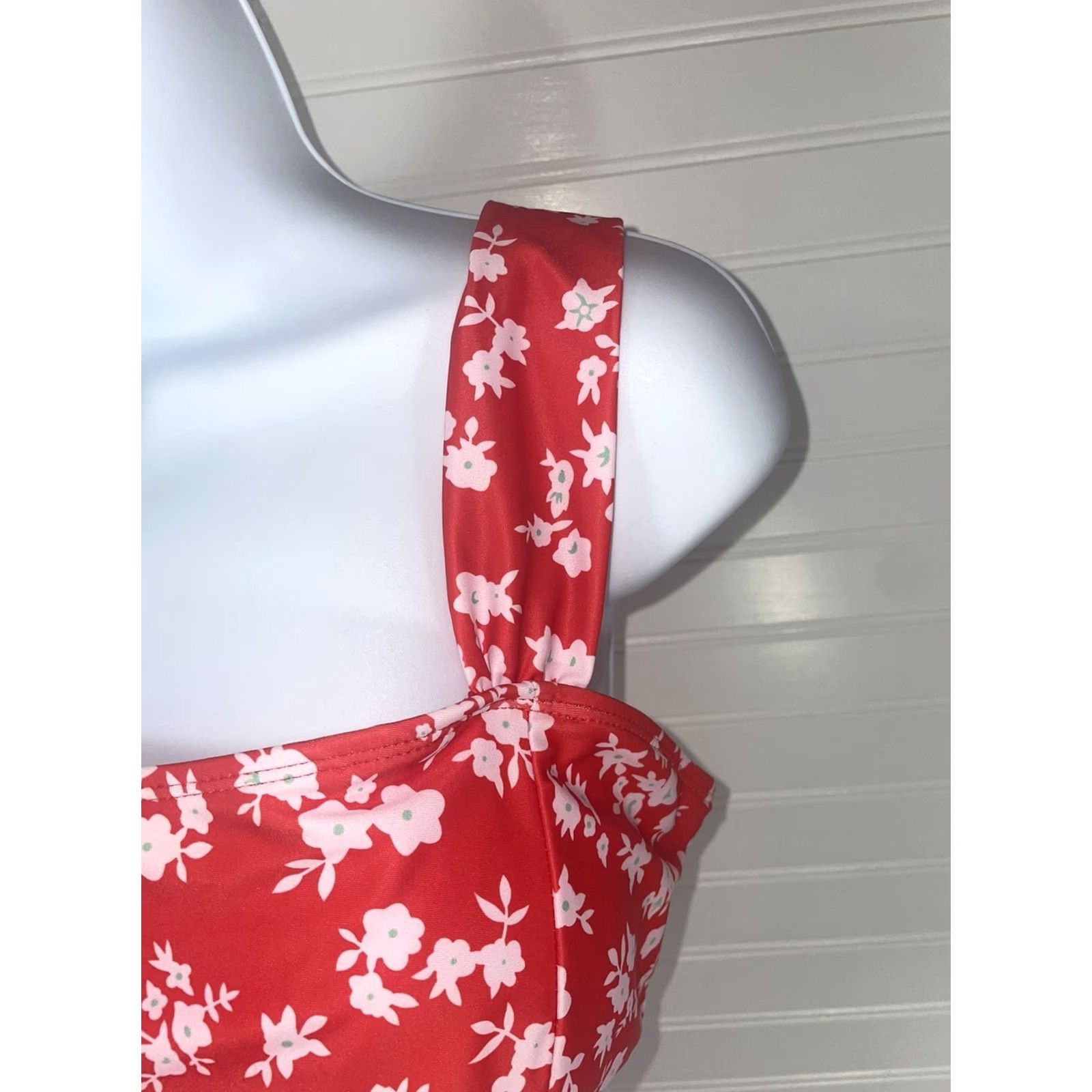 Shein shein bikini 2 piece swimsuit Large floral red white green nwot padded new Woman Bikini Top Bottoms VIP Beach 2010s Mens Womens Girls Boys unsure Size ONE SIZE - 5 Thumbnail