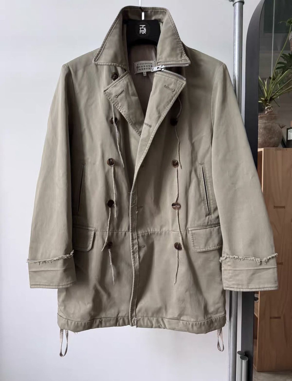 Maison Margiela MAISON MARGIELA FallWinter2016 Runway Modified Military Coat Size US S / EU 44-46 / 1 - 1 Thumbnail