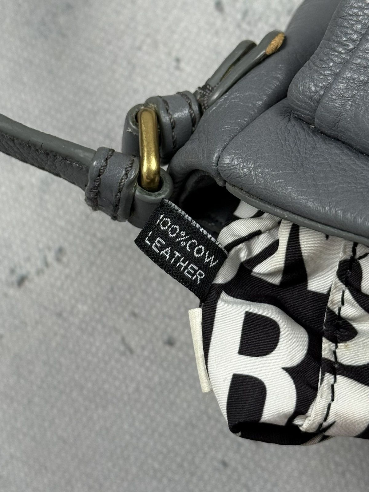 Marc by Marc Jacobs Marc By Marc Jacobs Grey Leather Crossbody Shoulder Bag y2k Size ONE SIZE - 18 Thumbnail
