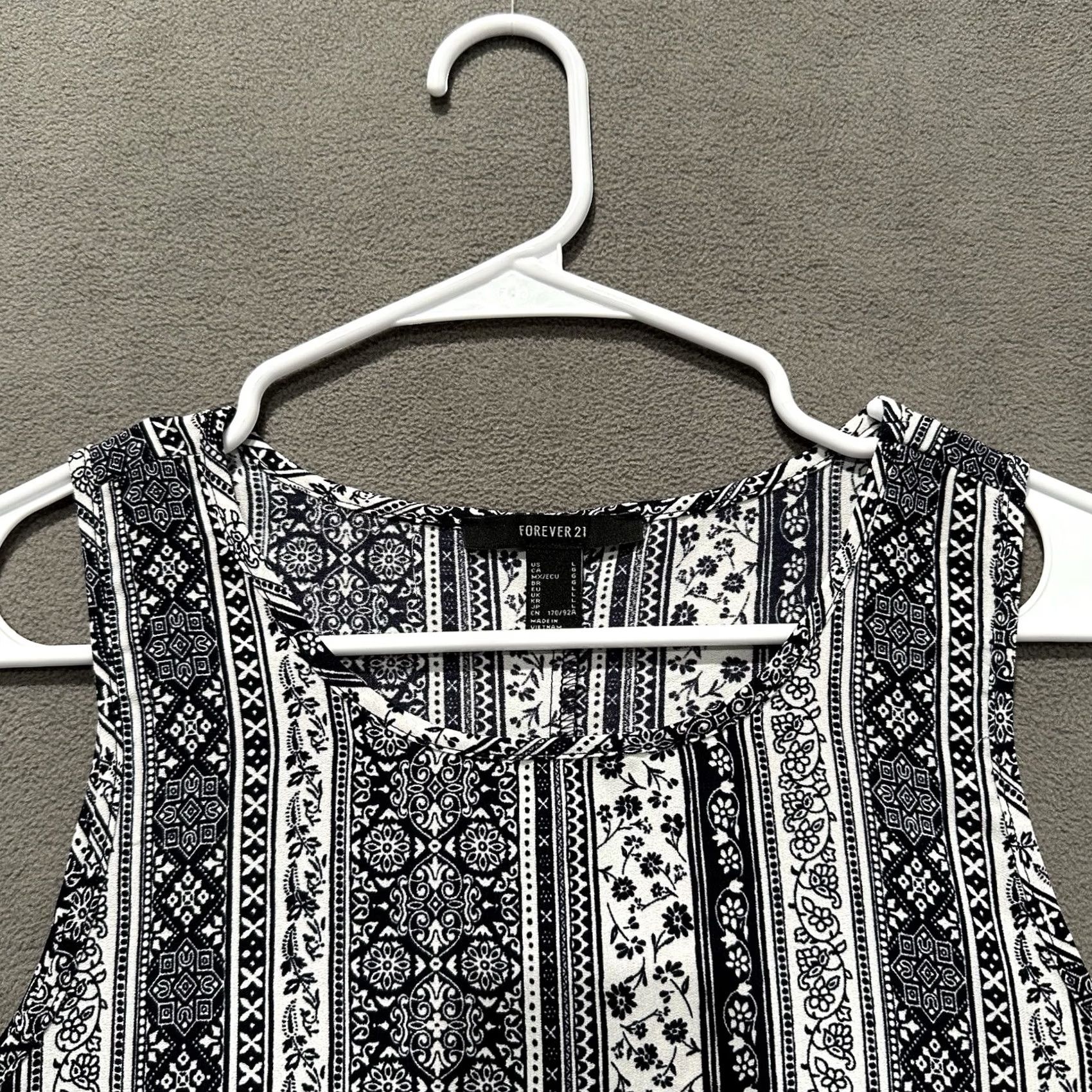 Forever 21 FOREVER 21 Floral Shift Dress Womens Large Blue White Round Neck Sleeveless Short Casual Shirt Dress Size L / US 10 / IT 46 - 5 Thumbnail