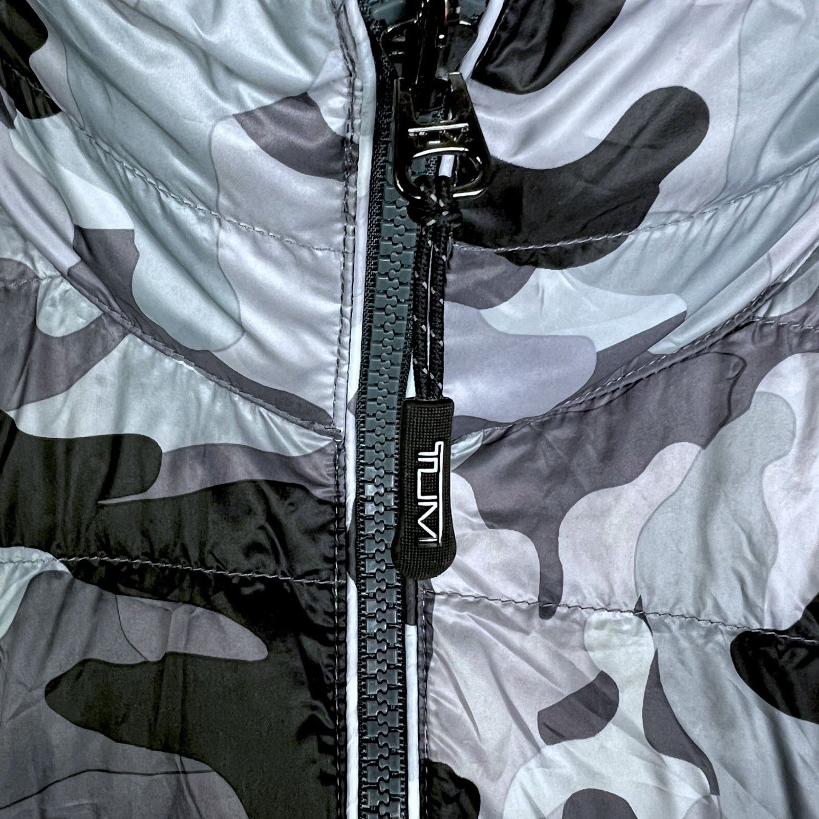 Tumi Tumi Tumipax Reversible Down Jacket Gray / Camo -$295 Retail Size US S / EU 44-46 / 1 - 10 Thumbnail