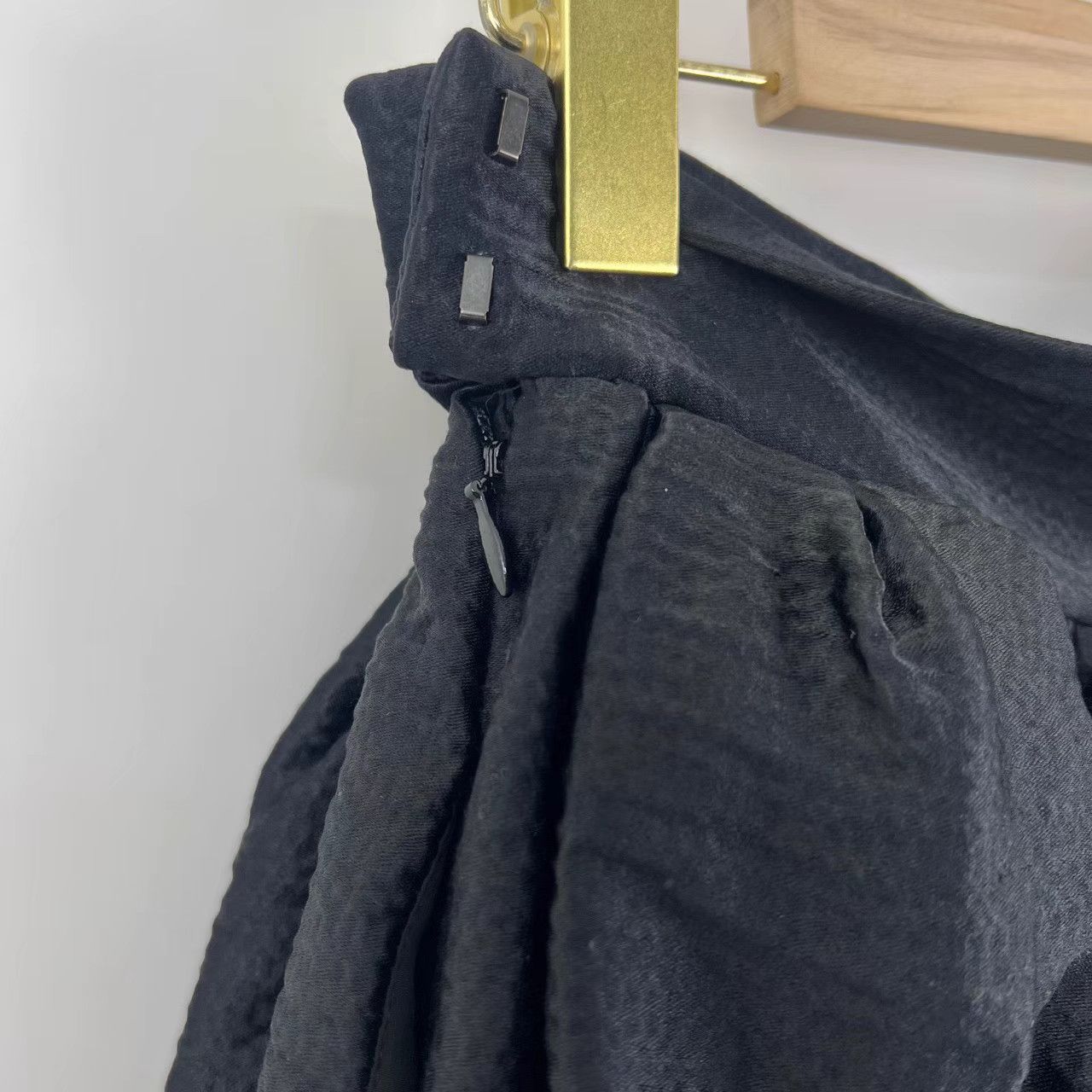 Balenciaga Balenciaga Black Pleated Skirt K12 Size 26" / US 2 / IT 38 - 6 Thumbnail