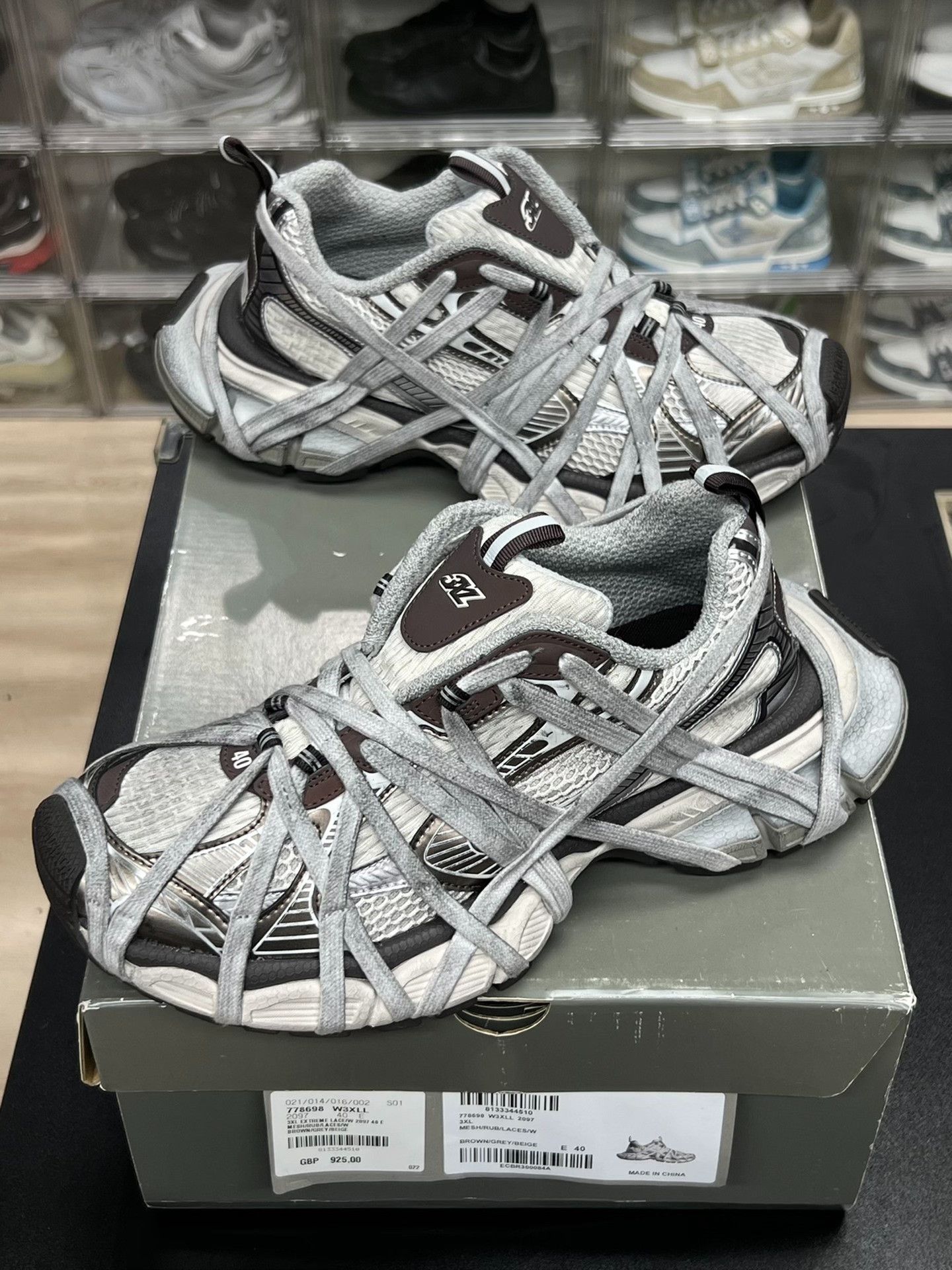 Balenciaga Balenciaga Gray Lowtop Sneakers 7 Men Size US 7 / EU 40 - 1 Thumbnail