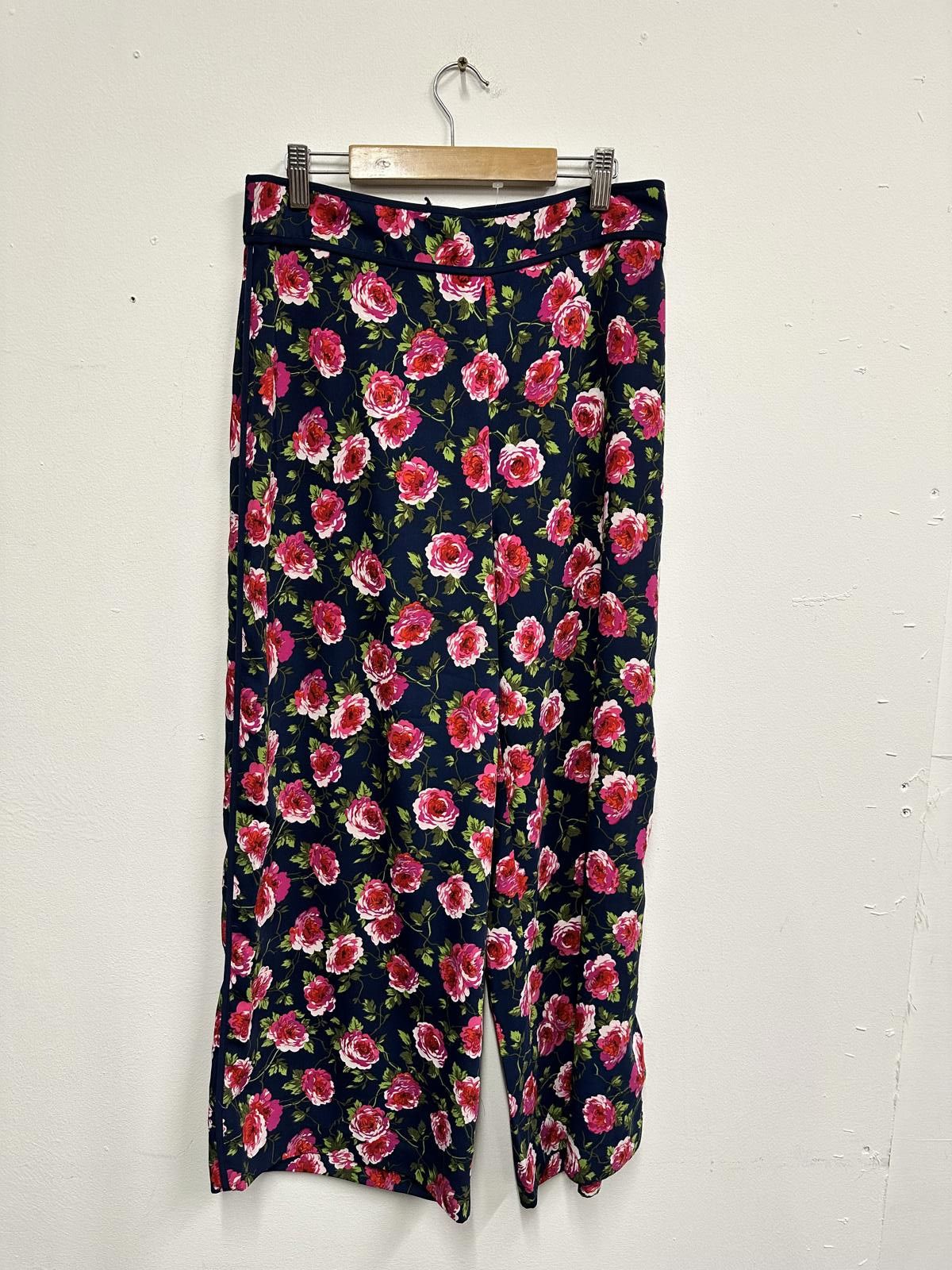 Warehouse Warehouse Floral Print Wide Leg Trousers Size 30" / US 8 / IT 44 - 1 Thumbnail
