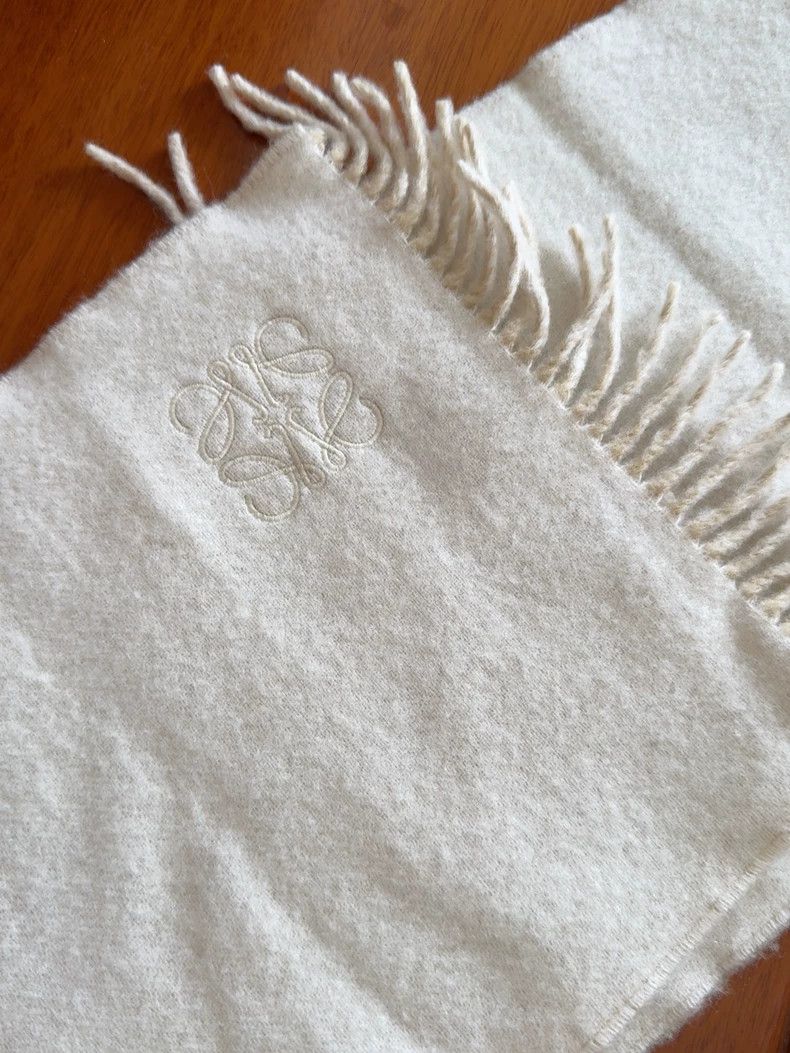 Loewe LOEWE The scarf is milk tea-colored Size ONE SIZE - 1 Thumbnail