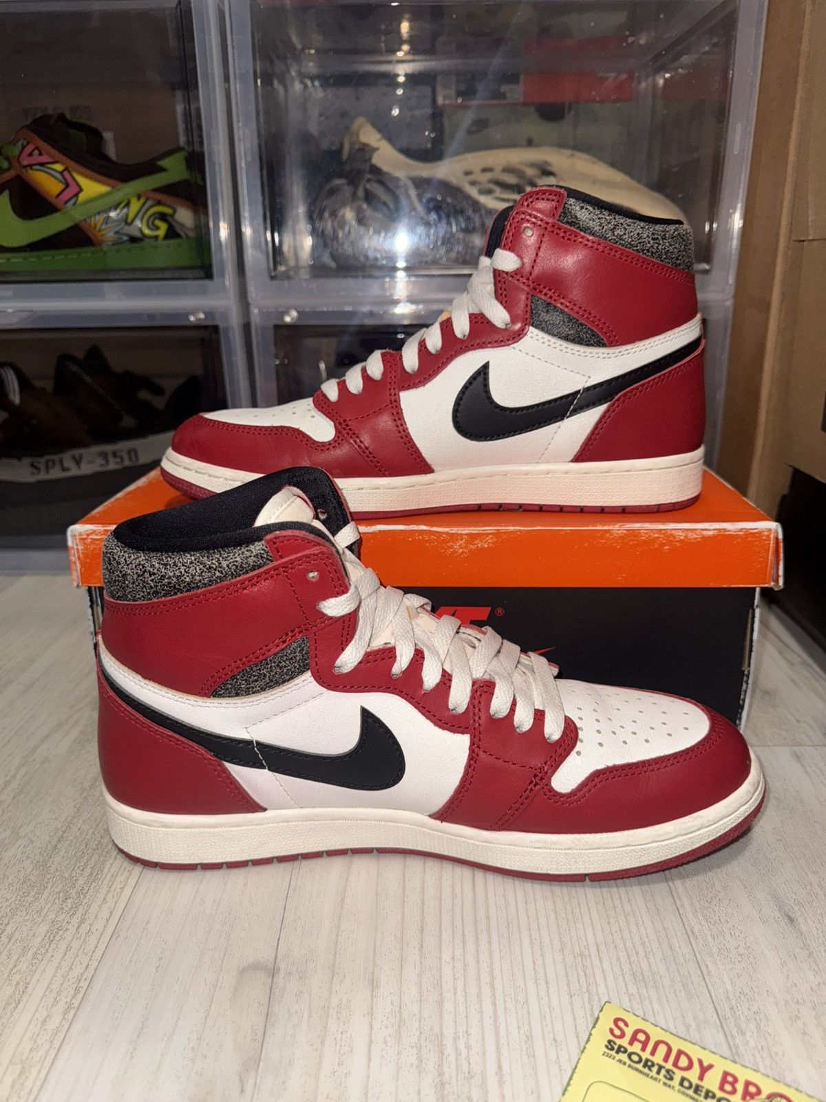 Jordan Brand Air Jordan 1 Retro High OG Chicago Lost and Found Size US 9.5 / EU 42-43 - 3 Thumbnail