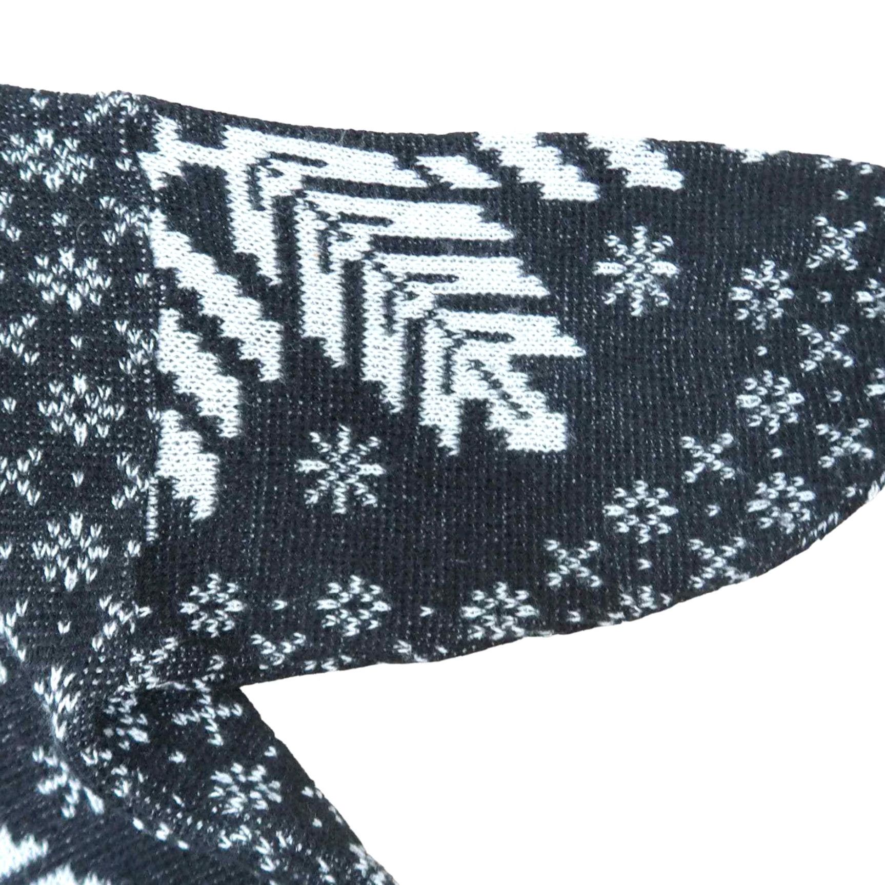 Vintage VINTAGE 1980s Genesis knit sweater M Black White snowflake Acrylic Casual Christmas Mens Size M / US 6-8 / IT 42-44 - 3 Thumbnail