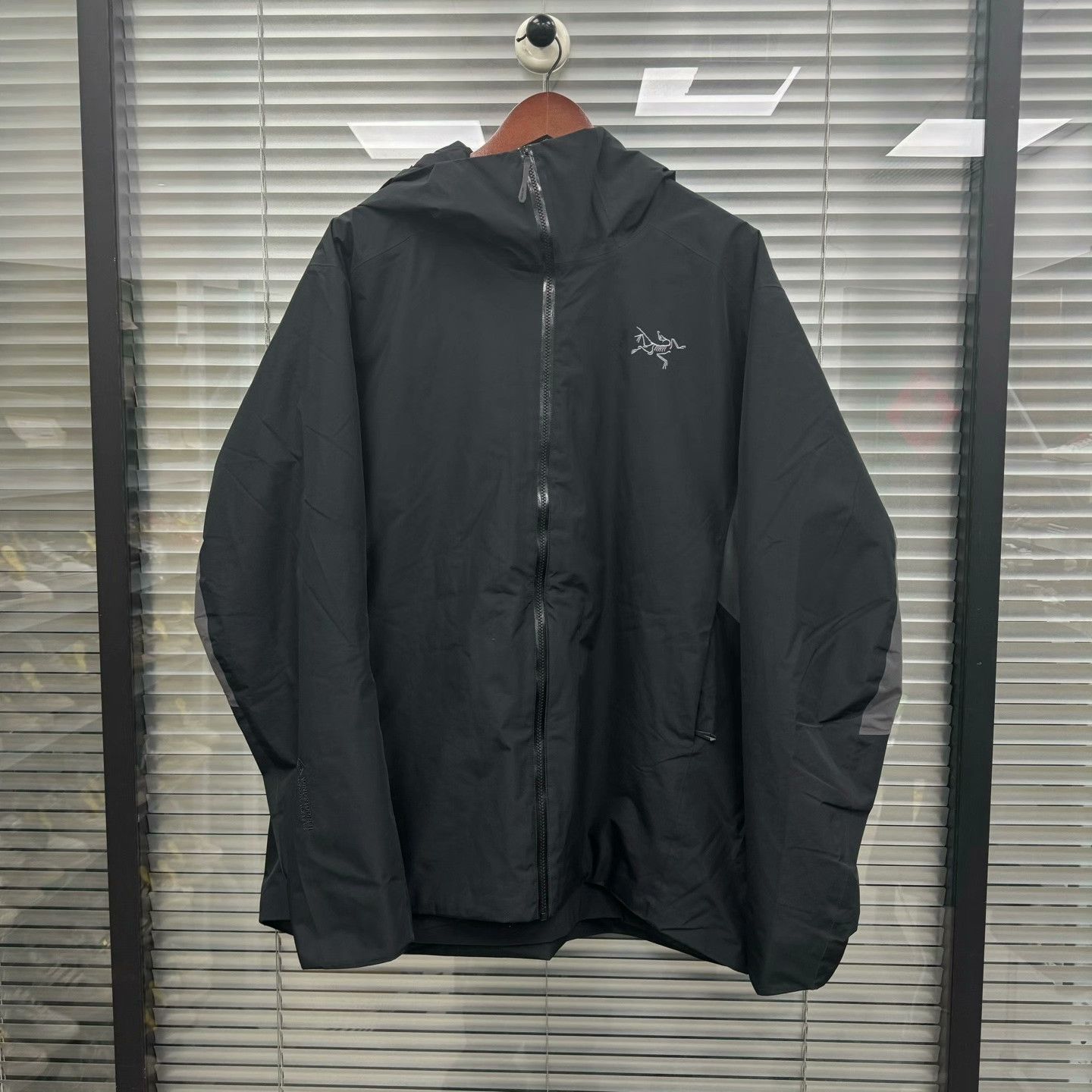 Arc'teryx Arc'teryx Patchwork Gray Light Jacket XL Men Size US XL / EU 56 / 4 - 1 Thumbnail