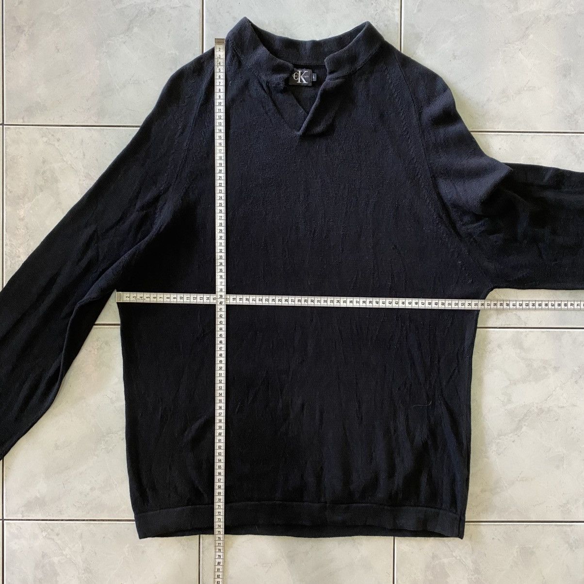 Calvin Klein Calvin Klein Long Sleeve V Neck Minimalist Knit Sweater Size US L / EU 52-54 / 3 - 17 Thumbnail