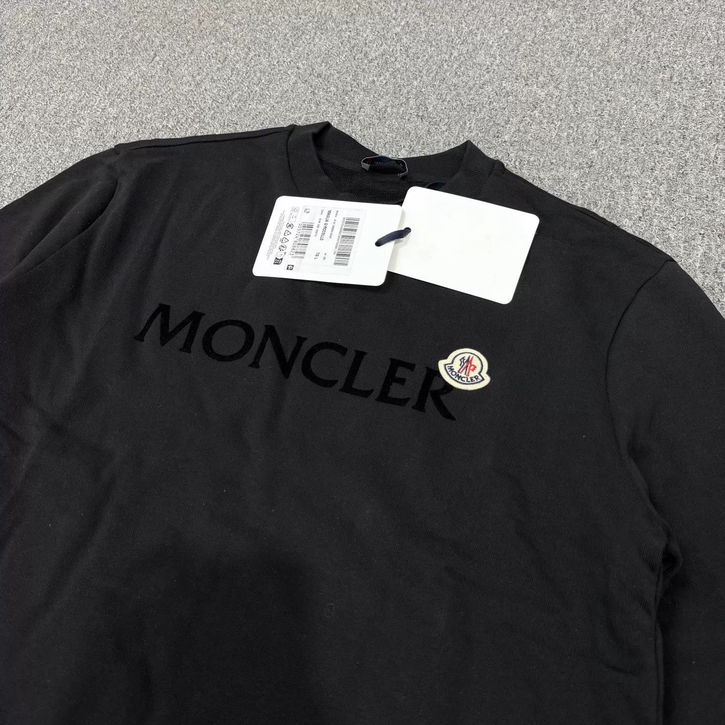 Moncler Moncler Black Chest Logo Sweatshirt L NWT Size L / US 10 / IT 46 - 4 Thumbnail