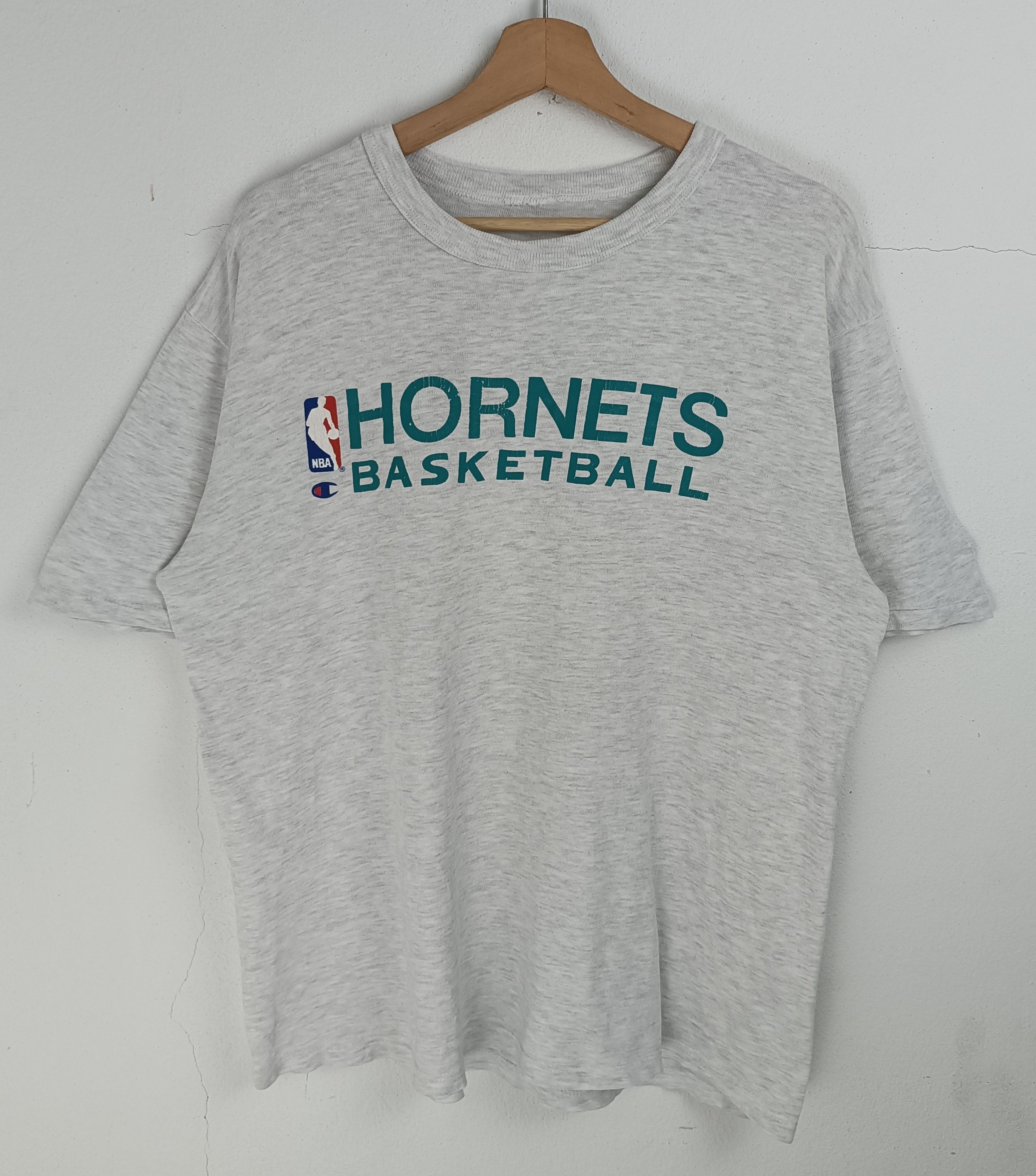 NBA VINTAGE 90'S HORNETS BASKETBALL NBA CHAMPION TEE Size US L / EU 52-54 / 3 - 3 Thumbnail