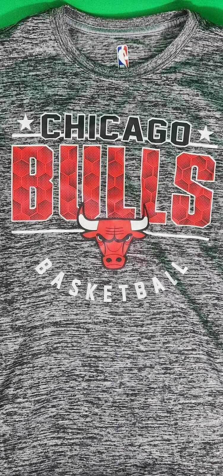 Designer Chicago Bulls Basketball Graphic T-Shirt Size ONE SIZE - 3 Thumbnail