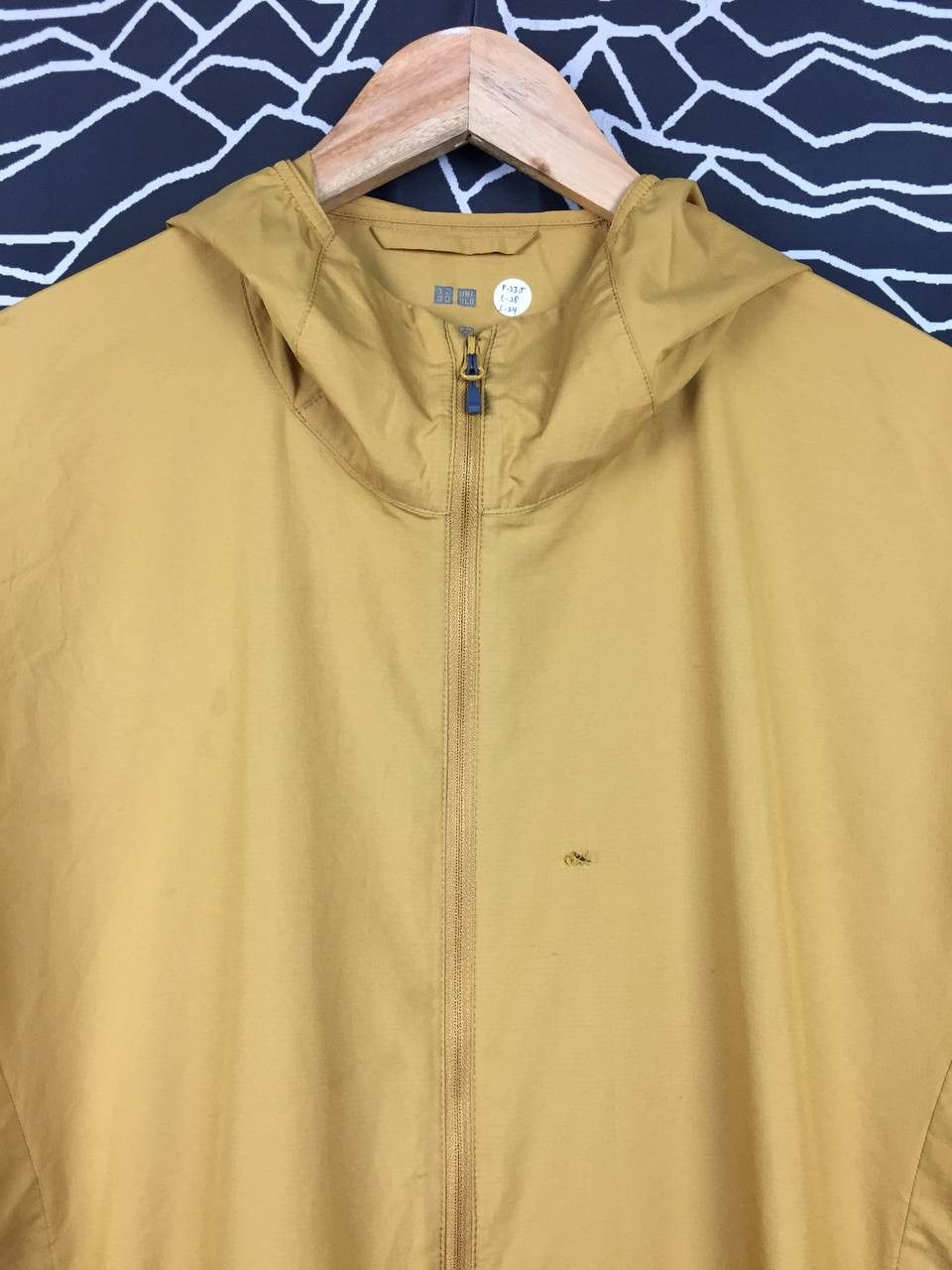 Uniqlo Uniqlo Mustard Yellow Pocketable UV Protection Parka Size US XL / EU 56 / 4 - 3 Thumbnail