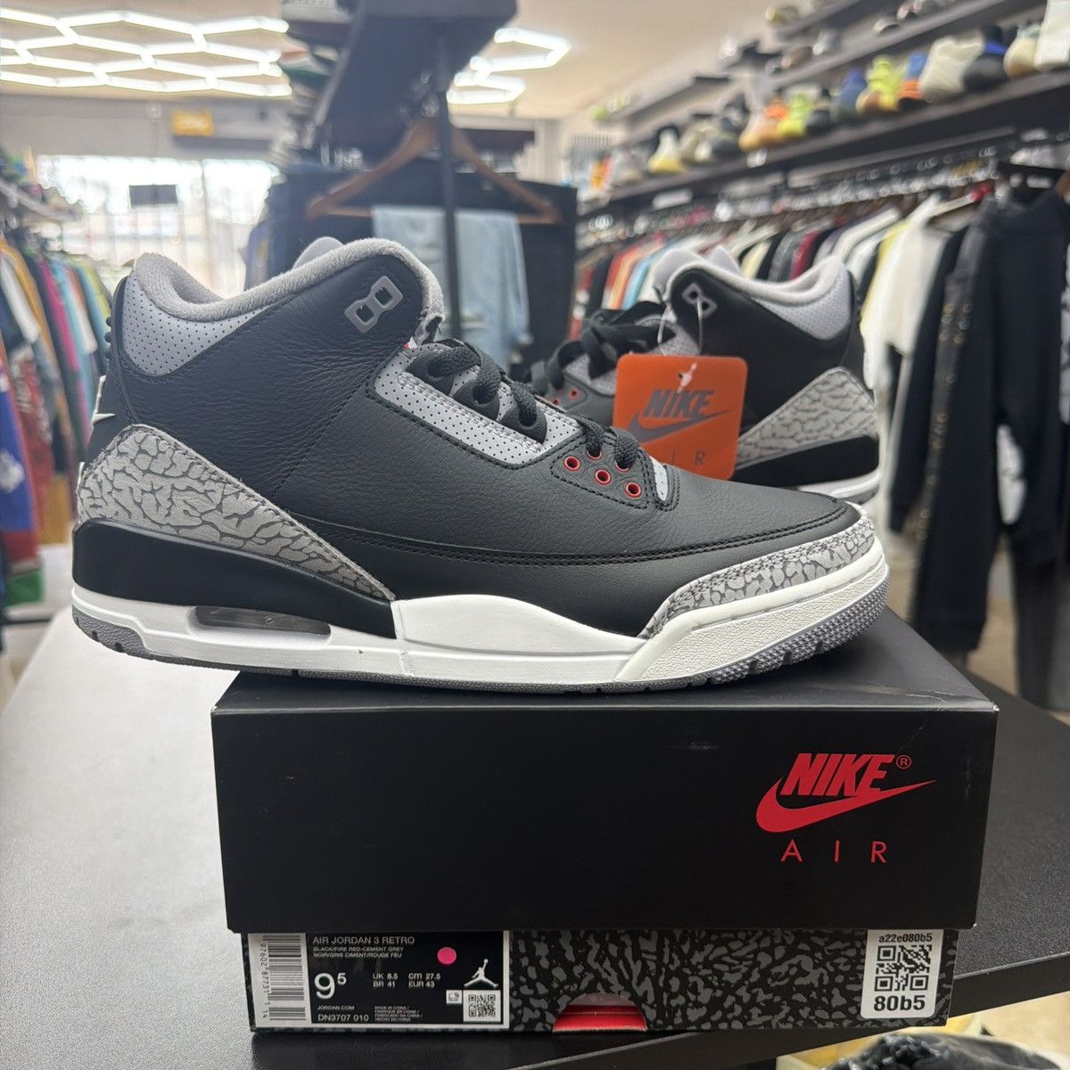 Jordan Brand Air Jordan 3 Retro OG 2024 Black Cement DN3707-010 Size 9.5 Size US 9.5 / EU 42-43 - 2 Thumbnail