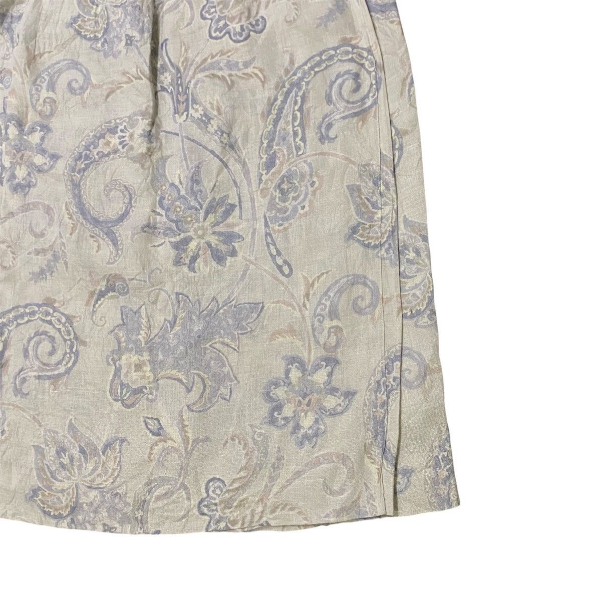 Burberry Vintage Burberry Floral Mini Skirt Made in Italy / Size 9 Size 26" / US 2 / IT 38 - 10 Thumbnail