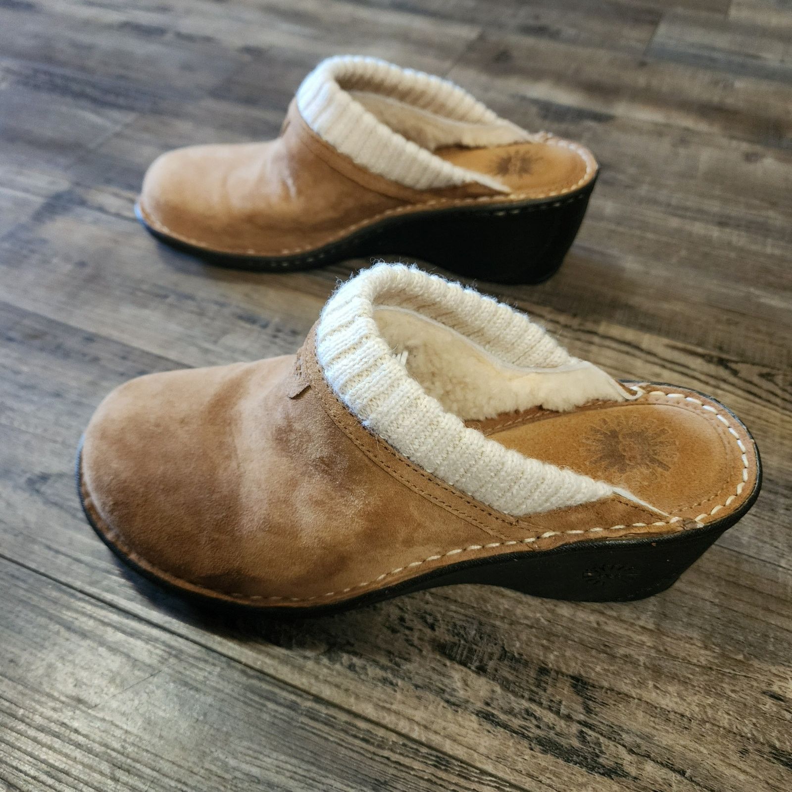Ugg UGGs Australia size 9 Suede Clogs shoes Knit chestnut b38 Size US 9 / IT 39 - 6 Thumbnail