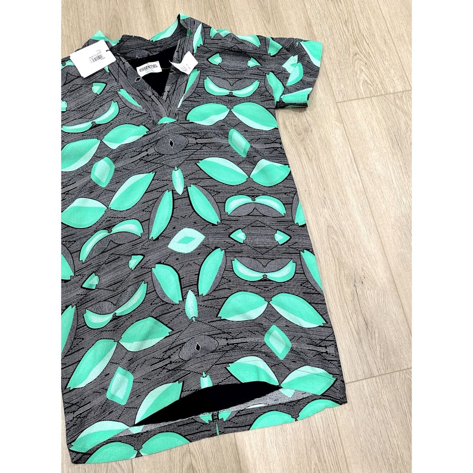 Essentiel Antwerp NWT Essentiel Antwerp Graphic Print Mini Dress Size EU 44 US 12 Green Short Sheath Womens 12 Size XL / US 12-14 / IT 48-50 - 2 Thumbnail